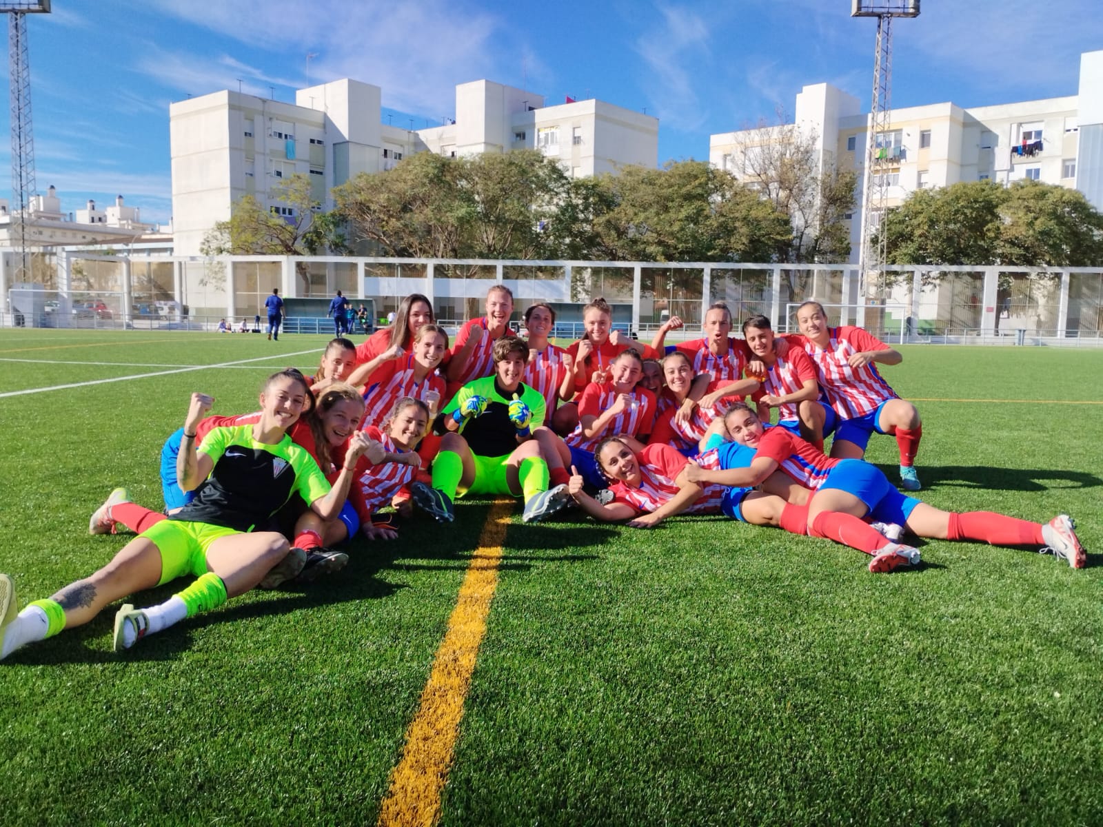 Las féminas del Algeciras CF festejan el triunfo en casa del Ciudad de Cádiz