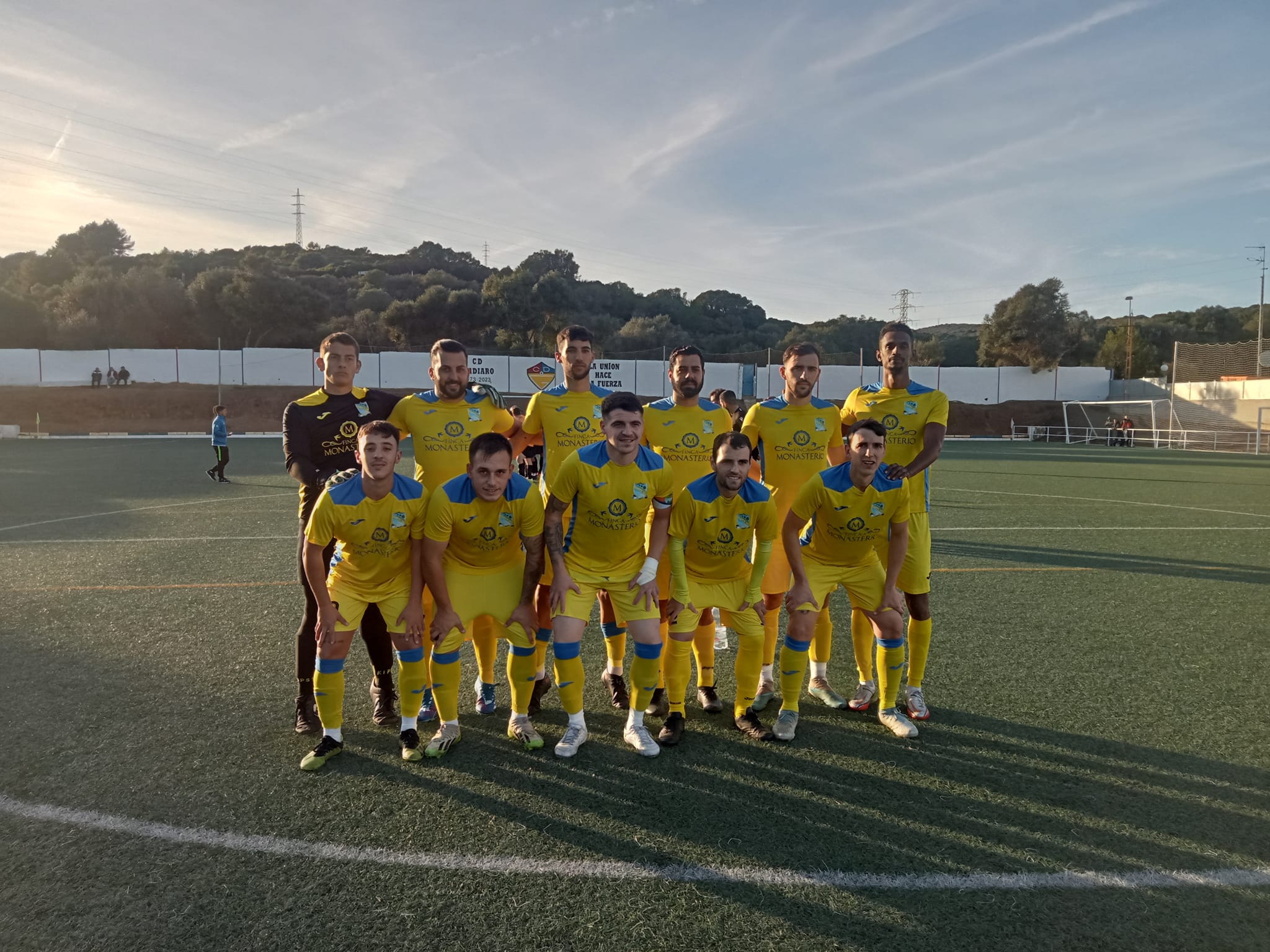 Formación de la UD Tesorillo frente a la UD Castellar