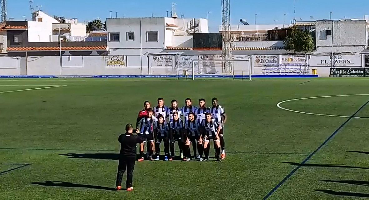 Formación del filial de la RB Linense en Chipiona