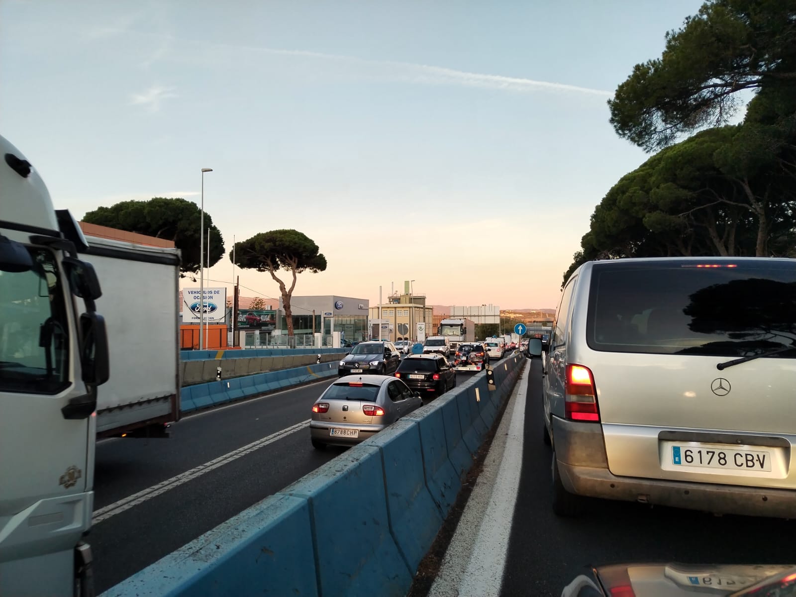 Imagen de archivo. Retenciones a la salida del túnel de Acceso Norte este invierno. Landaluce vuelve a insistir en la ampliación de la A-7 en la comarca tras dos accidentes en una tarde