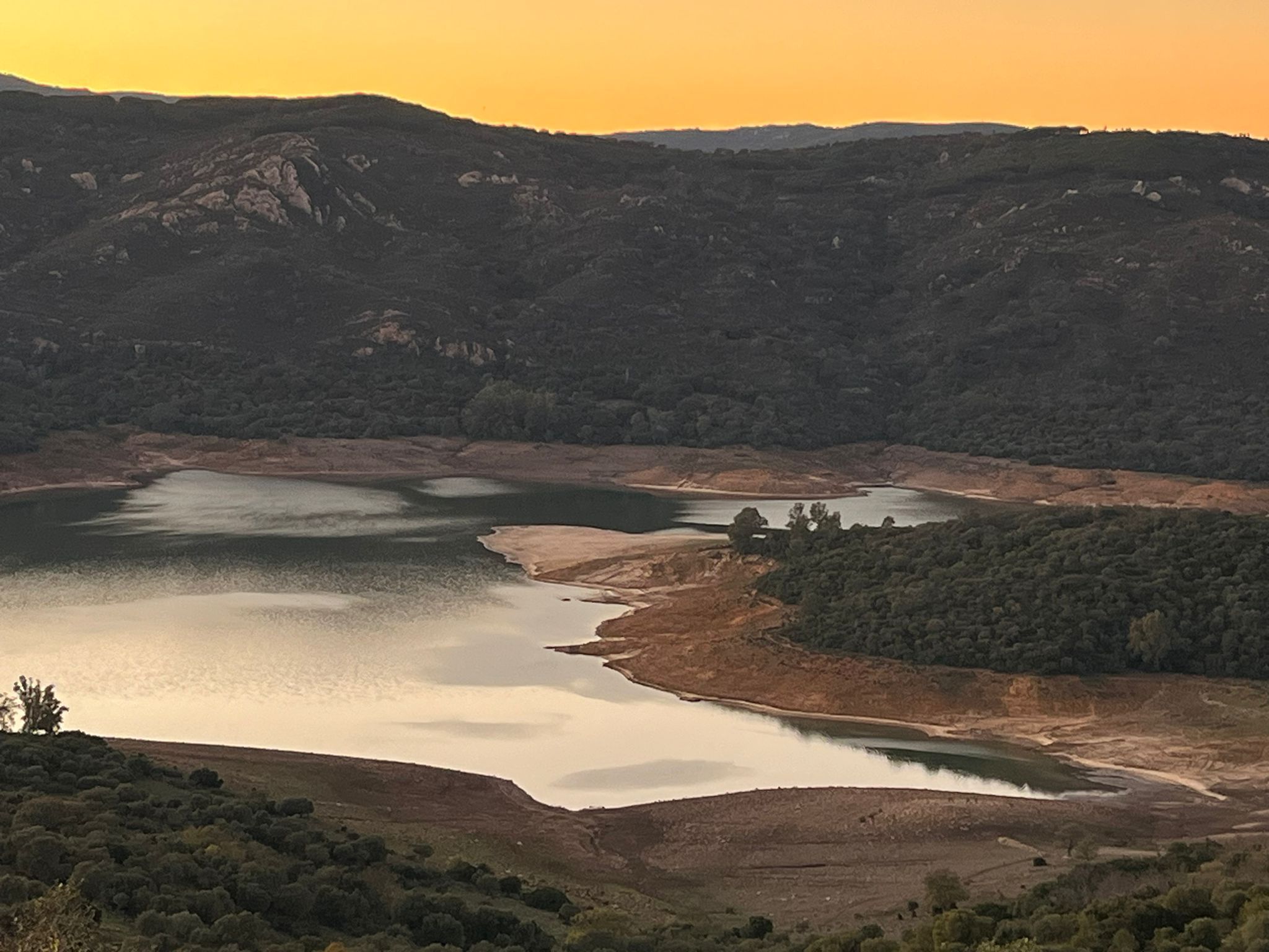 Foto del pantano de Charco Redondo. Foto: F. M. / 8Directo. Los embalses de la provincia aumentan más de 48 hectómetros cúbicos en el último mes y se sitúan al 18%