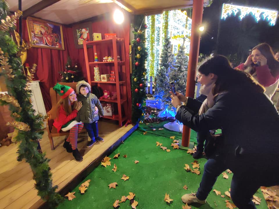 La magia de la Navidad encanta el Parque María Cristina. Foto: S.D. / 8Directo.