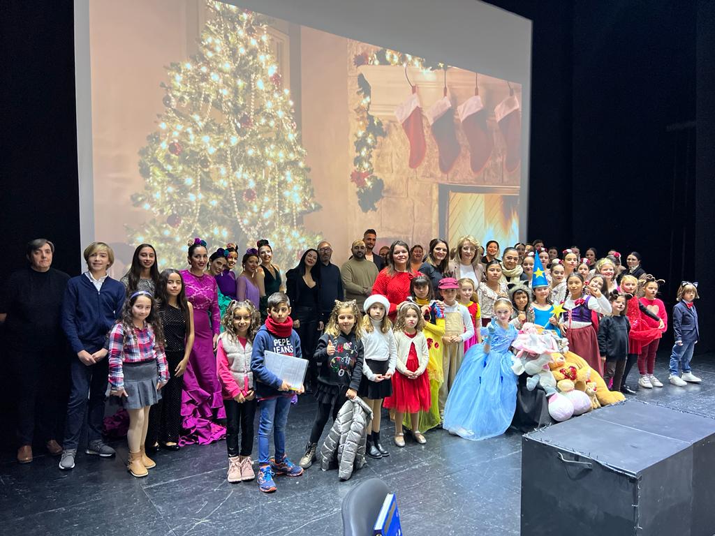 La escuela 'Sánchez-Verdú' celebra su gala benéfica de Navidad en favor del Banco de Alimentos.