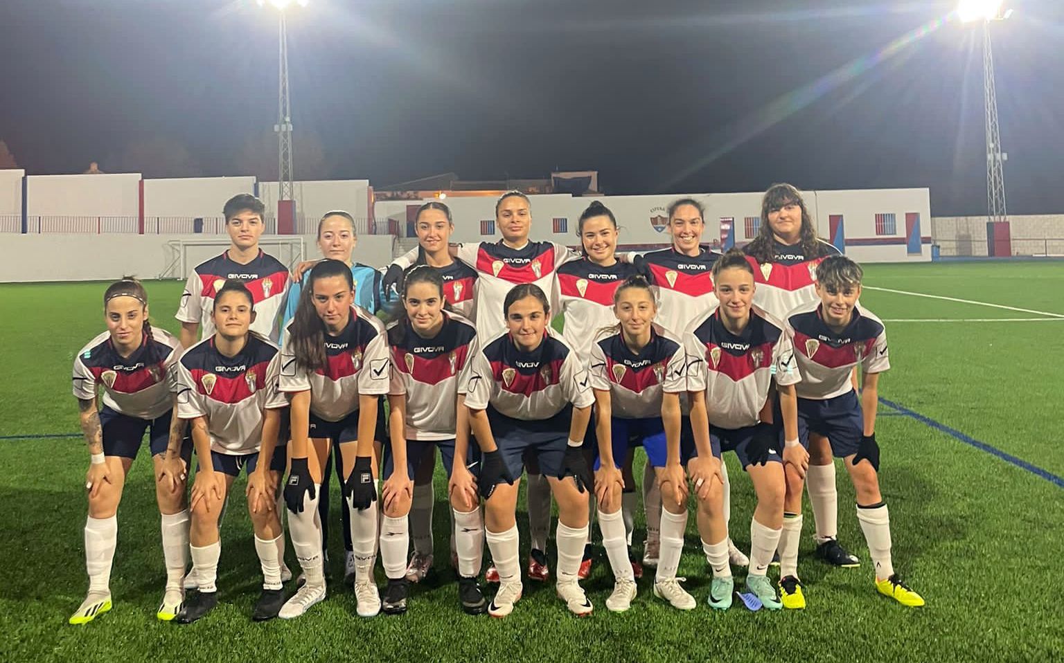 Las jugadoras del CD Deportivo Algeciras en el campo del Espera CF