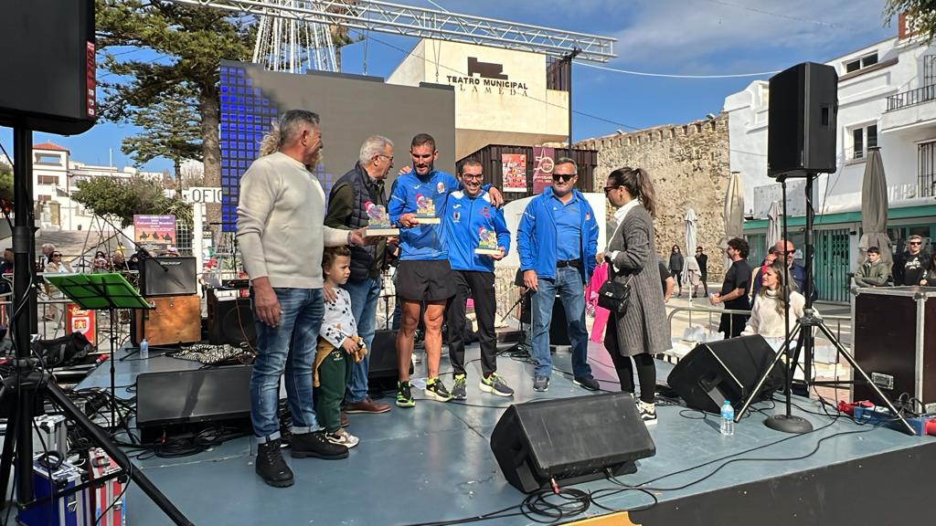 El tarifeño Antonio Jesús Serrano Gil y Mari Luz Delgado ganan la II San Silvestre de Tarifa