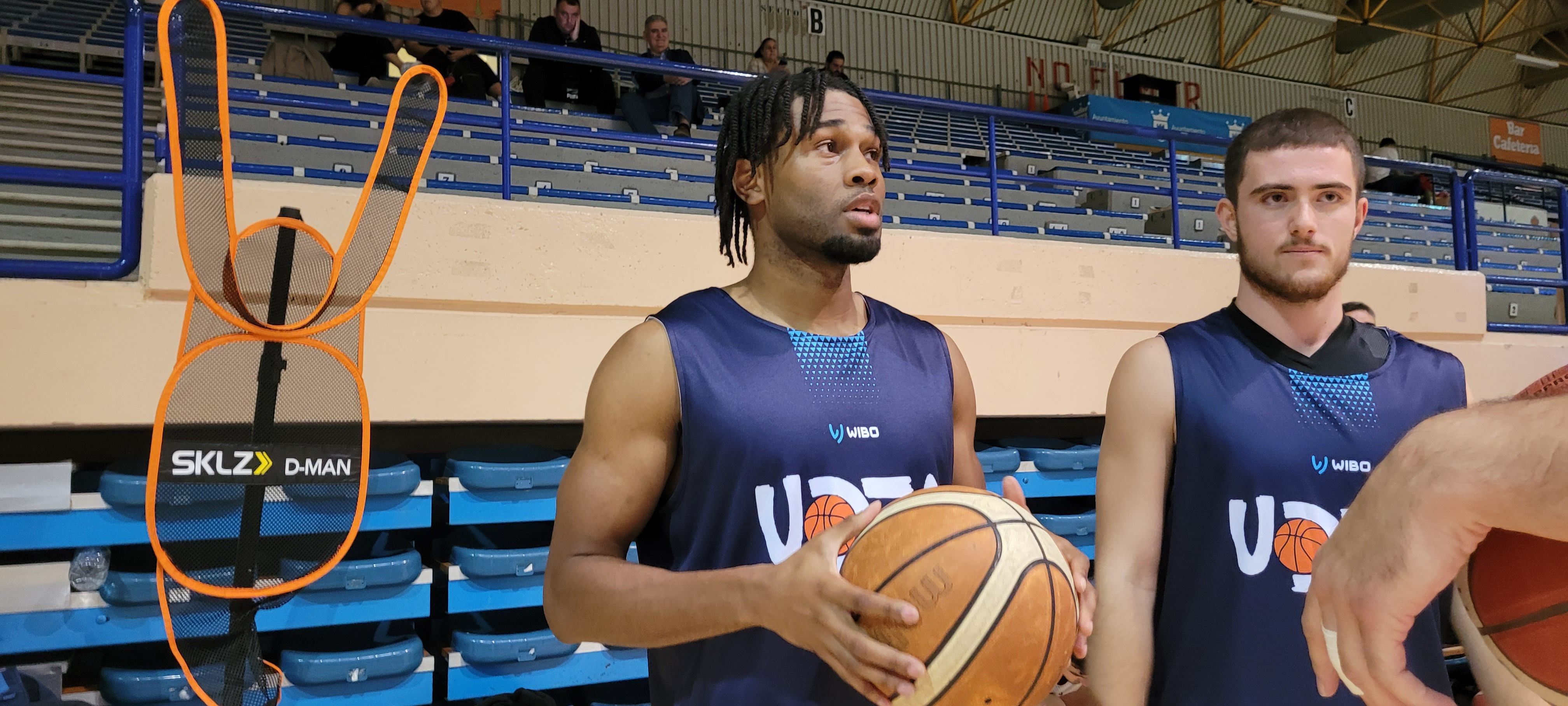 Ethan Igbanugo, en un entrenamiento con UDEA/Foto: AXEL S.C.