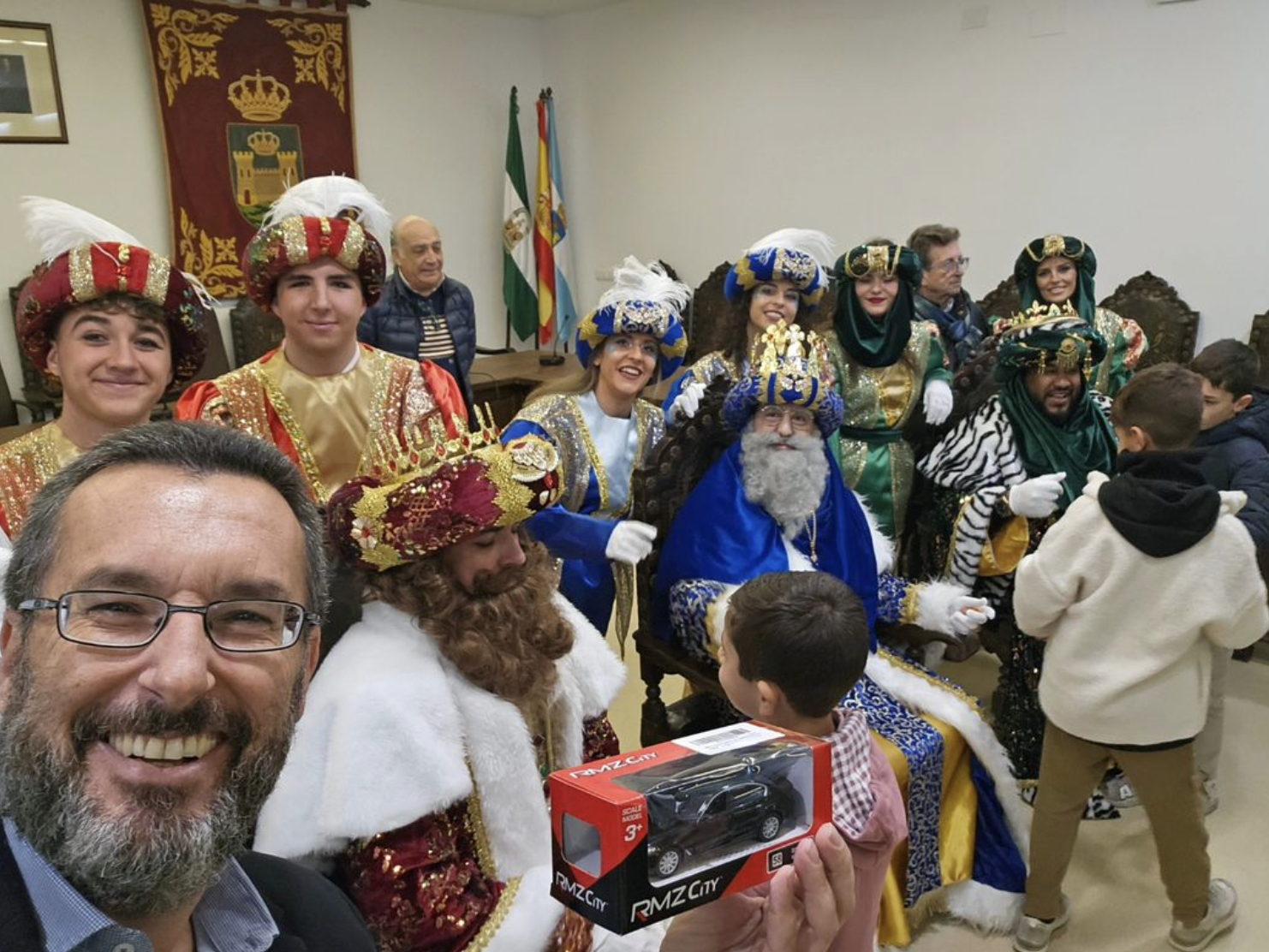 Los regalos de Reyes del alcalde de La Línea.