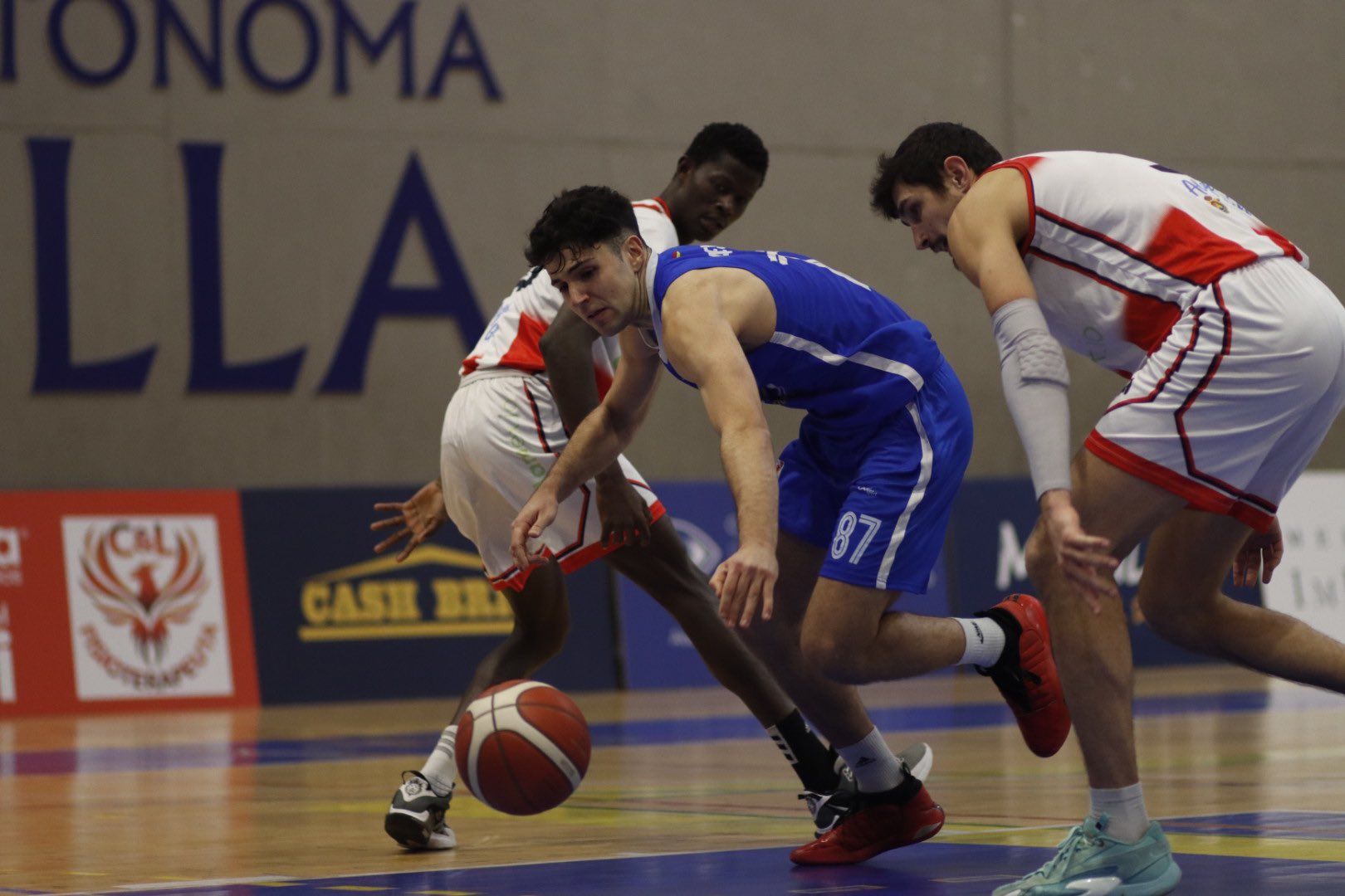 Cinco puntos de Eleraky en el último minuto dan a UDEA el triunfo en Melilla (58-59)