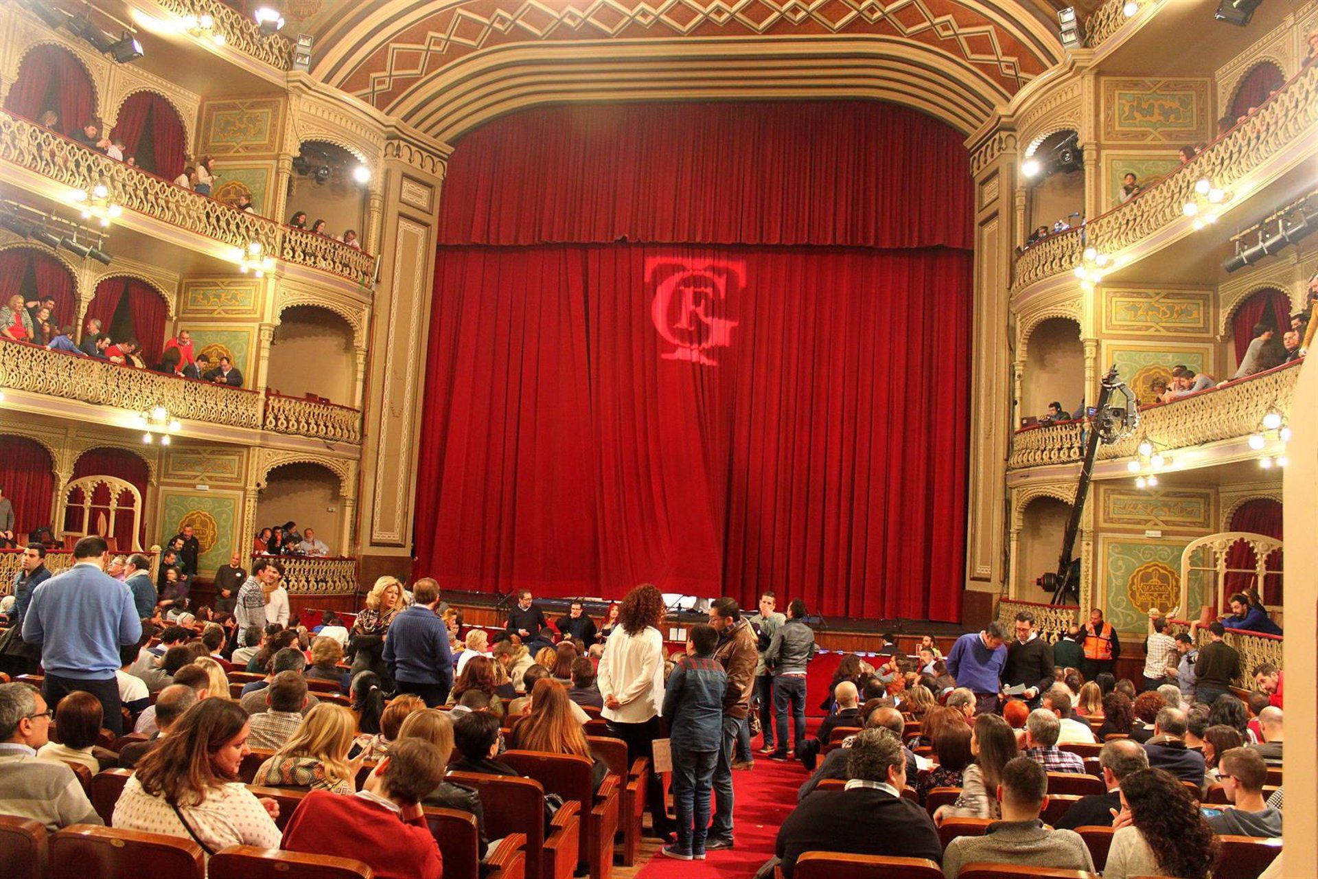 La comparsa del Juanan, este martes en la sesión inaugural del Carnaval del Falla. Gran Teatro Falla. Imagen de archivo.