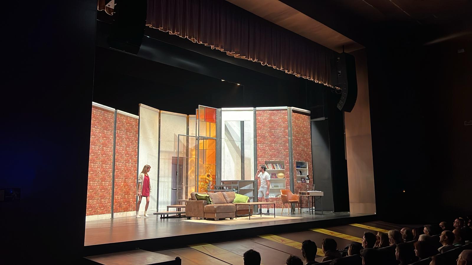 'Una semana nada más' triunfa en el teatro Florida. 'Una semana nada más' triunfa en el teatro Florida.