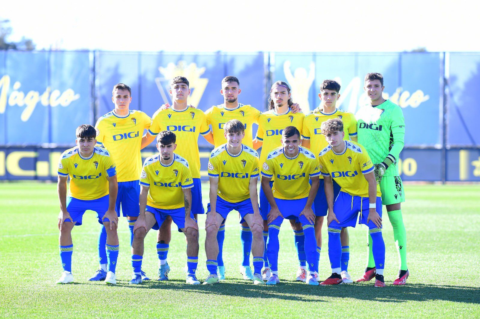 Formación del Cádiz CF Juvenil ante el Real Oviedo en los octavos de Copa del Rey