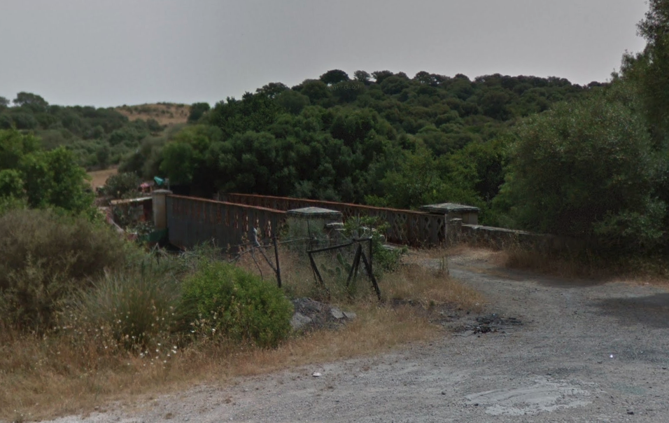 Antiguo puente de hierro sobre el río Palmones. Imagen de Google Maps. La Junta licita la restauración del antiguo puente de hierro sobre el río Palmones