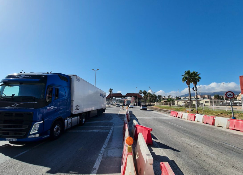 LA APBA arranca el lunes una campaña de control sobre el transporte pesado. Foto: Acceso Sur del Puerto de Algeciras. APBA.