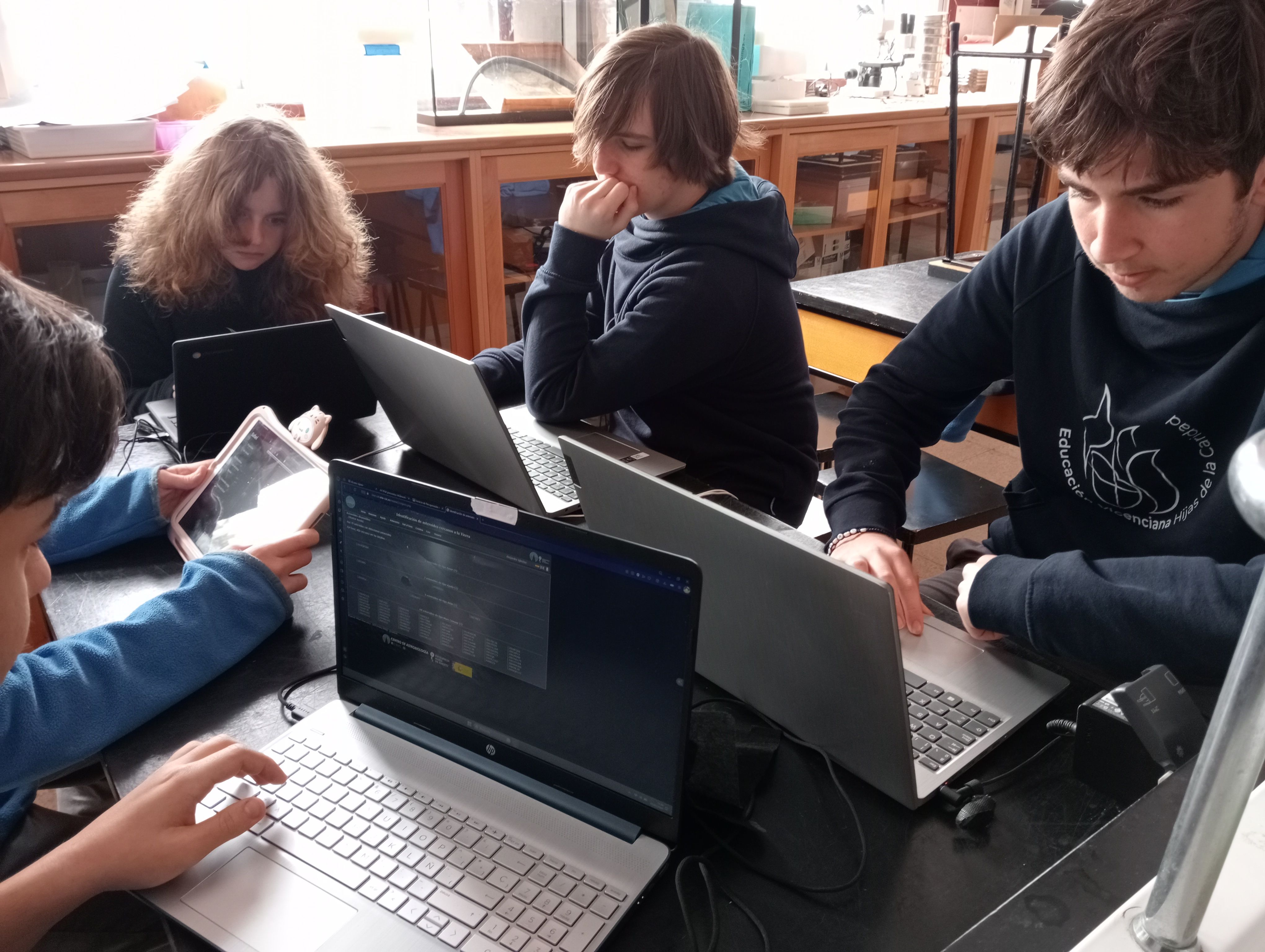 Alumnos del colegio Huerta de la Cruz descubren más de una decena de asteroides activos
