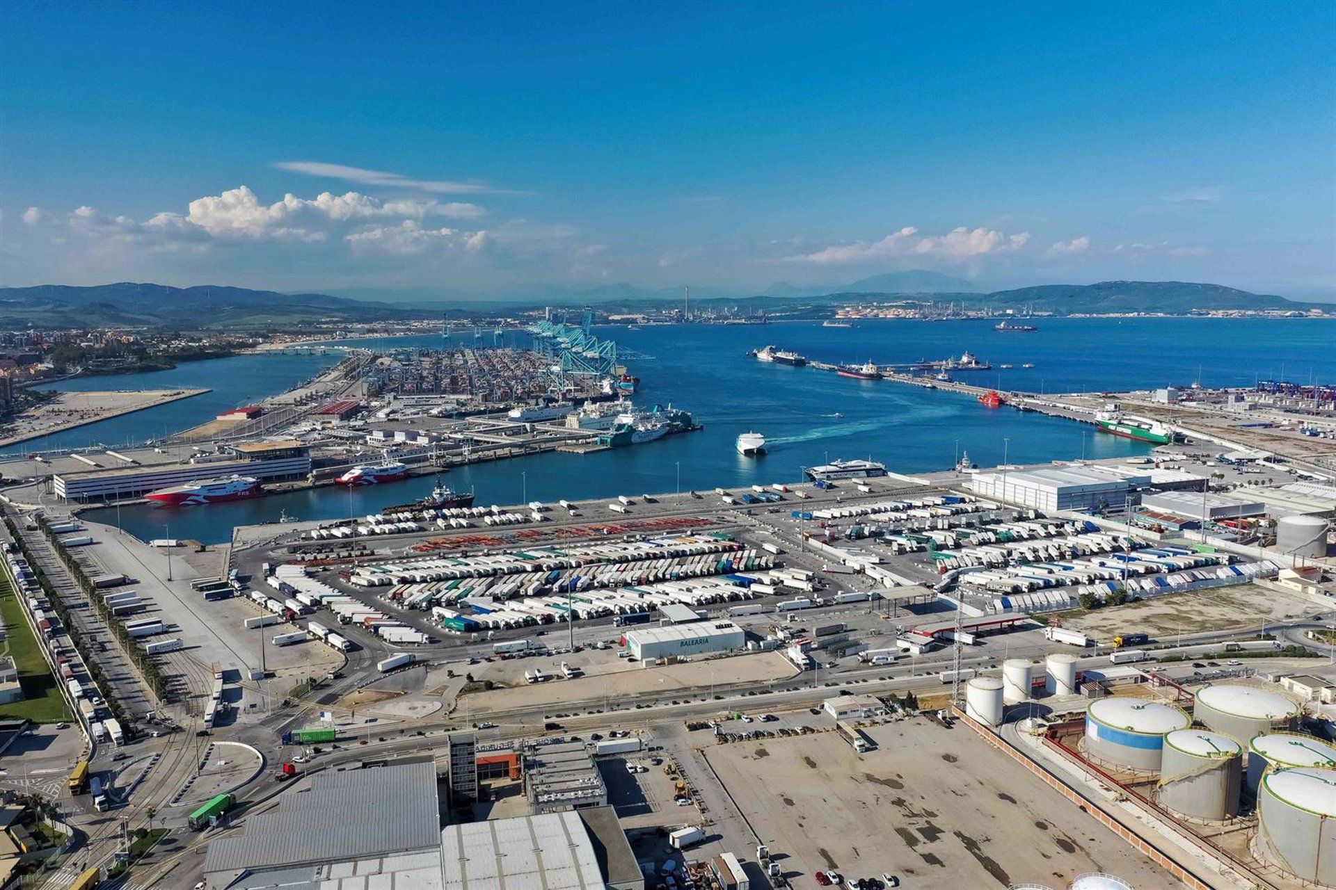  Imagen aérea del Puerto de Algeciras.