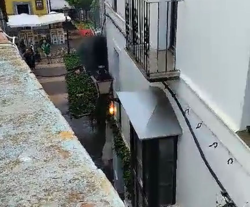 Un fuego en un edificio de Tarifa. Verdes de Europa lamenta la falta de inspección a las instalaciones eléctricas de Tarifa.