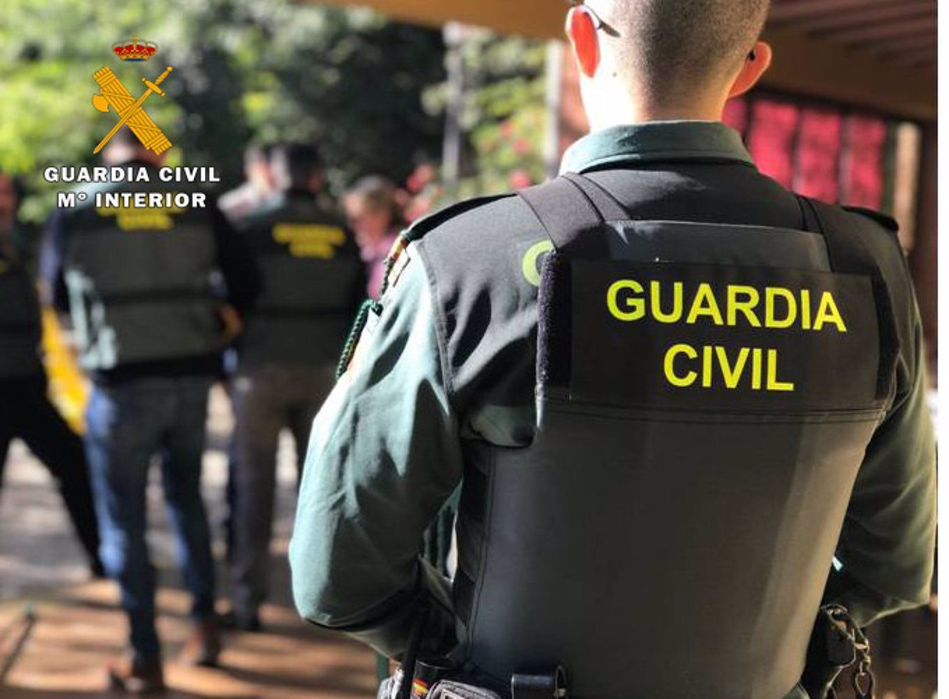 Localizadas más de cuatro toneladas de hachís en una operación antidroga en La Línea con tres detenidos. Agente de la Guardia Civil. - GUARDIA CIVIL.