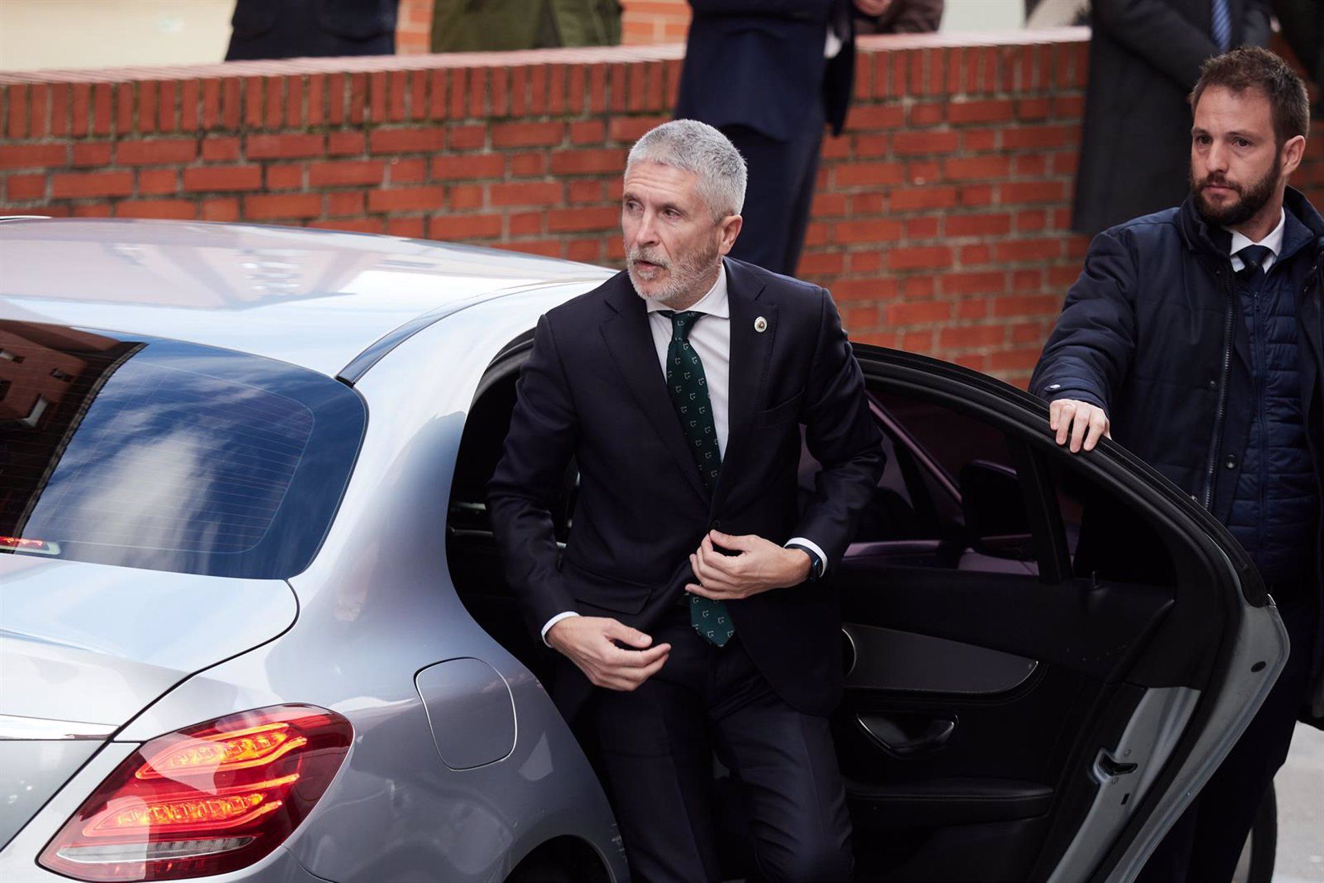 El ministro del Interior, Fernando Grande-Marlaska, a su llegada a la capilla ardiente.