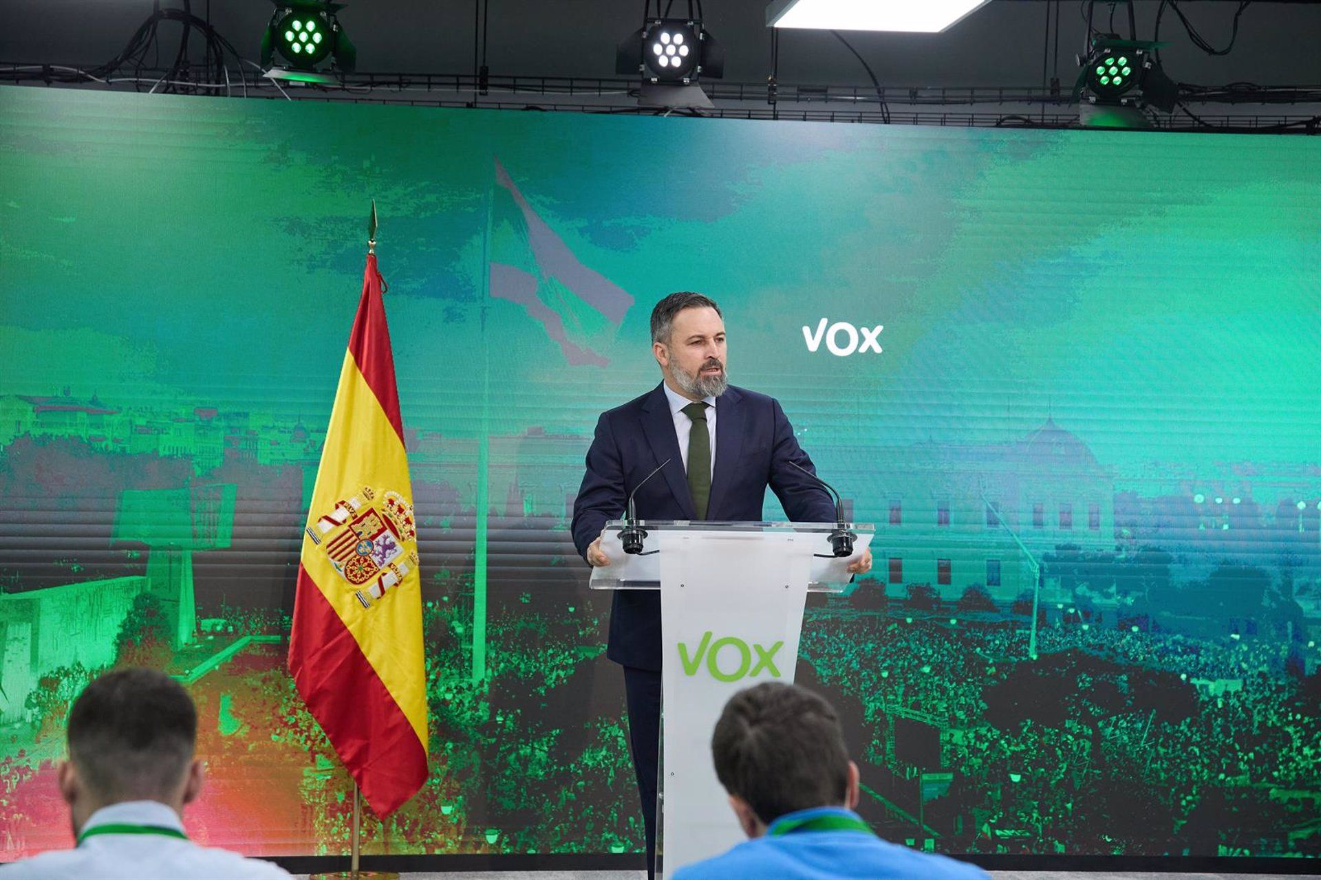 El líder de VOX, Santiago Abascal, durante una rueda de prensa tras la reunión del Comité de Acción Política de VOX, en la sede del partido, a 12 de febrero de 2024, en Madrid (España). - Jesús Hellín - Europa Press