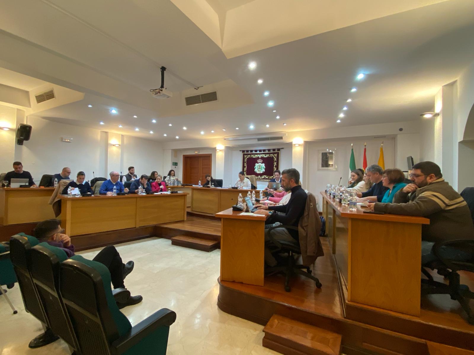 Los Barrios muestra su respaldo a los agricultores y ganaderos y apoya las mejoras del mundo rural.