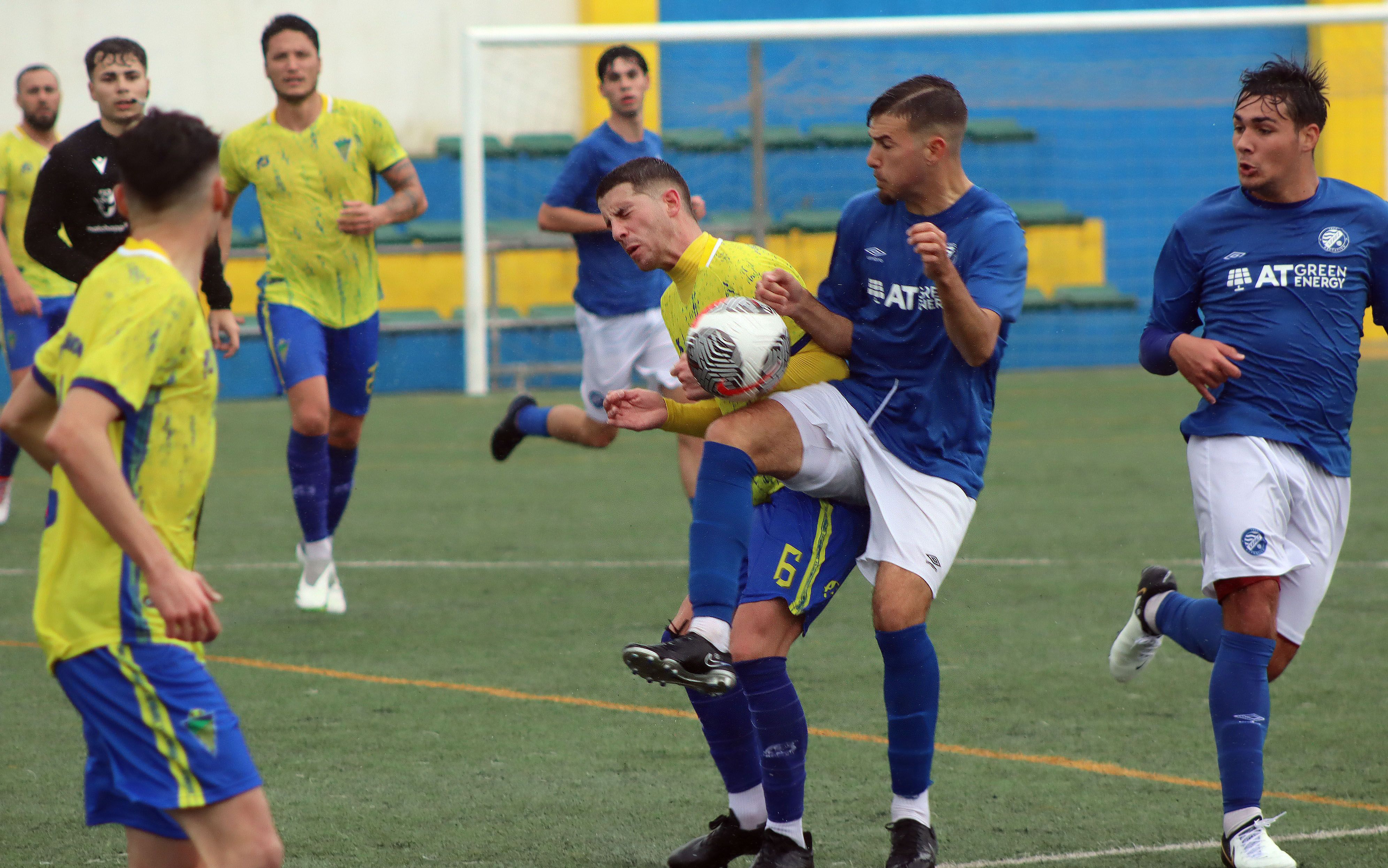 Luisma Gallardo debuta con gol, pero el CD San Bernardo cae y se mete en descenso (1-2)