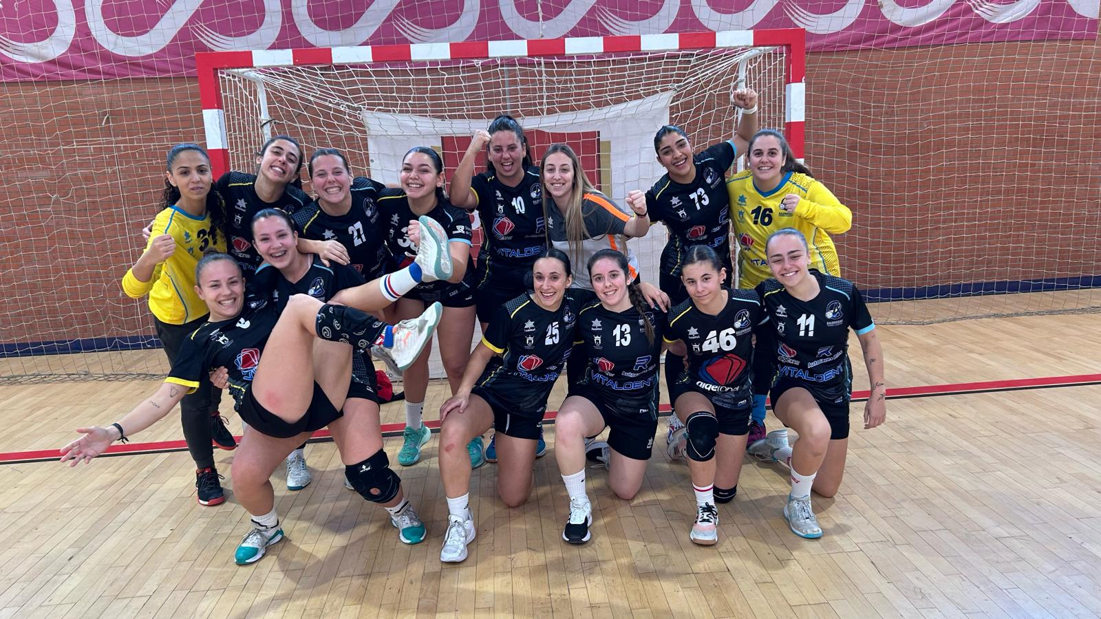 Cómodo triunfo de las féminas del BM Ciudad de Algeciras en la pista del Triana (25-34)