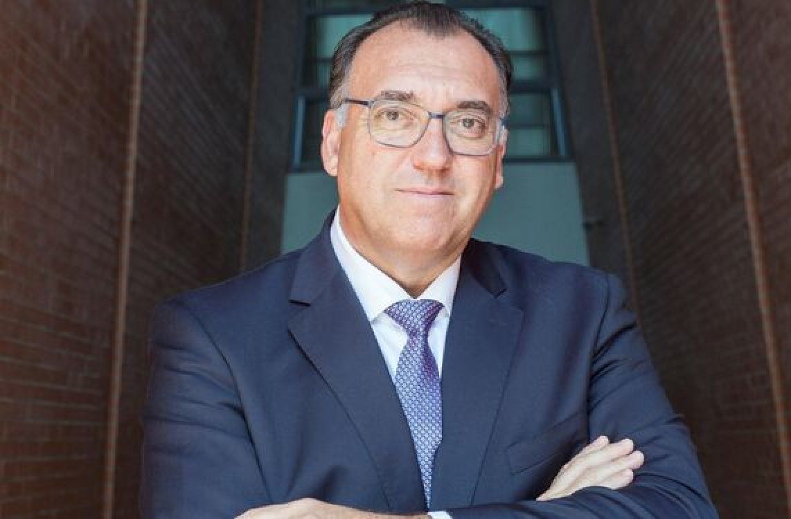     Arturo Bernal Bergua Consejero de Turismo, Cultura y Deporte de la Junta de Andalucía. 