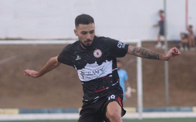 Valioso punto del CD San Roque en casa del tercer clasificado, el Puerto Real CF (1-1)