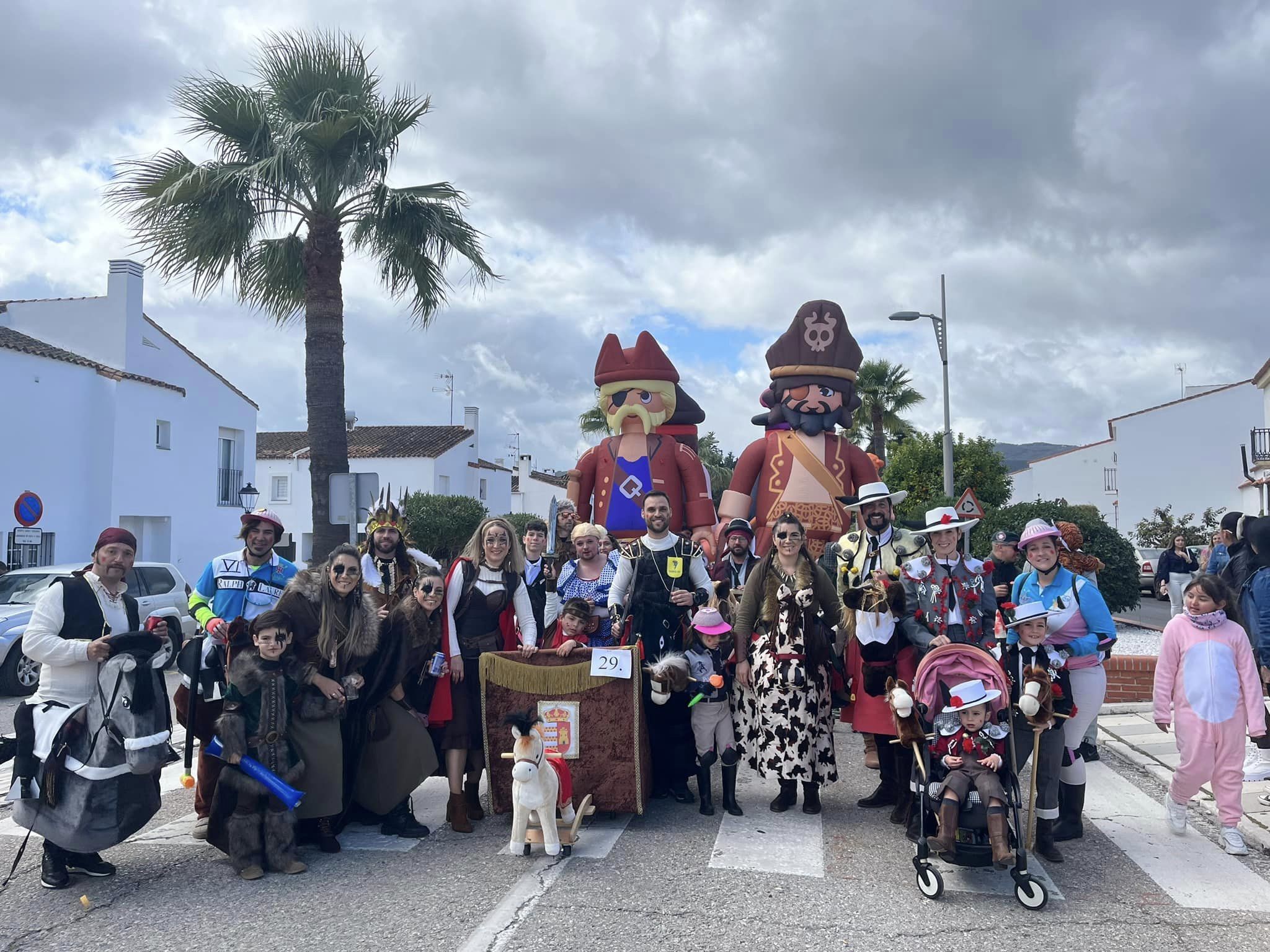 Castellar vive con diversión su Carnaval chisparrero