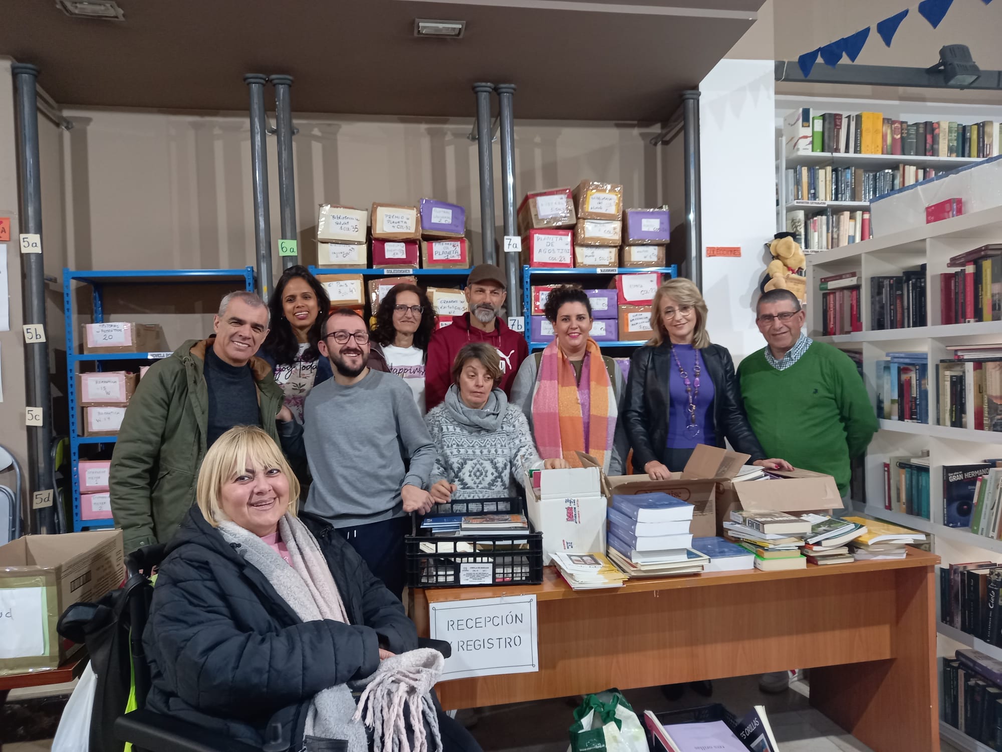 Apropadis 2.0 recibe medio millar de libros para engrosar su fondo editorial.