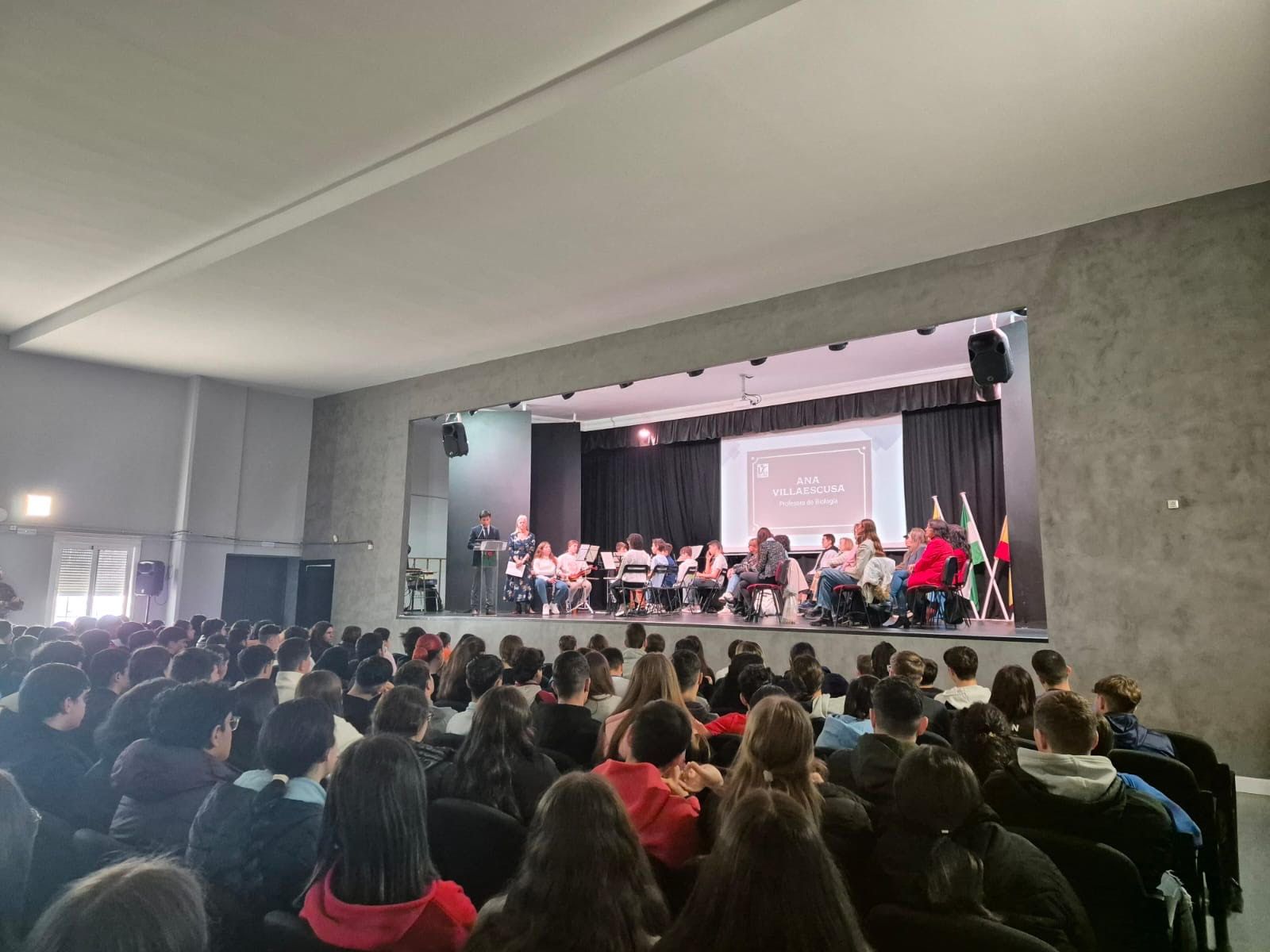 Los pasillos del Isla Verde tienen nombre de mujer: así conmemora el 8M el instituto algecireño