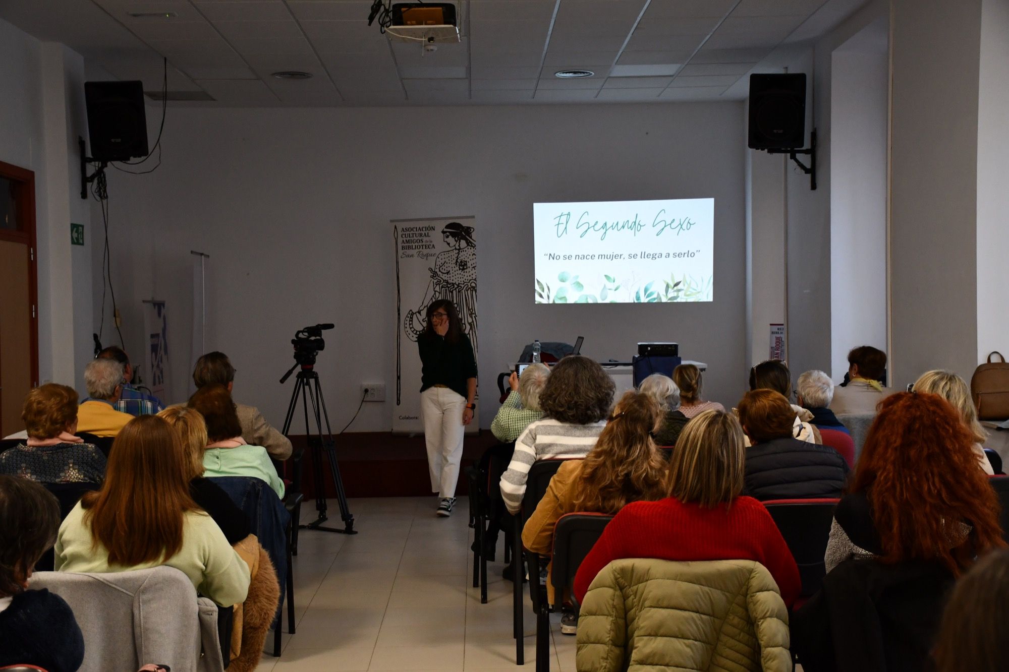 Conferencia y monólogo sobre igualdad organizada por 'Amigos de la Biblioteca'.