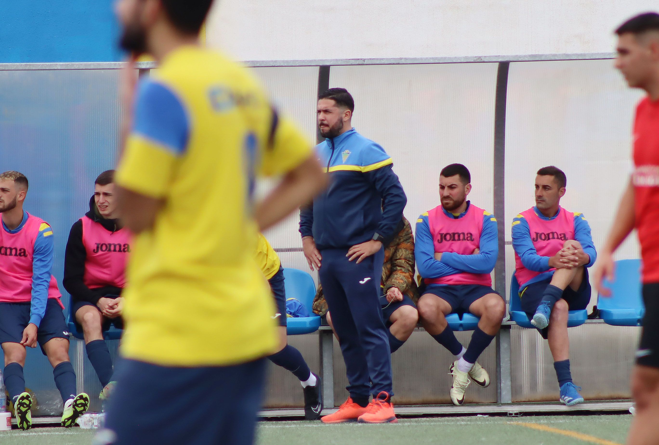 Óscar León, entrenador del Club Deportivo San Bernardo/Foto. AXEL S.C.