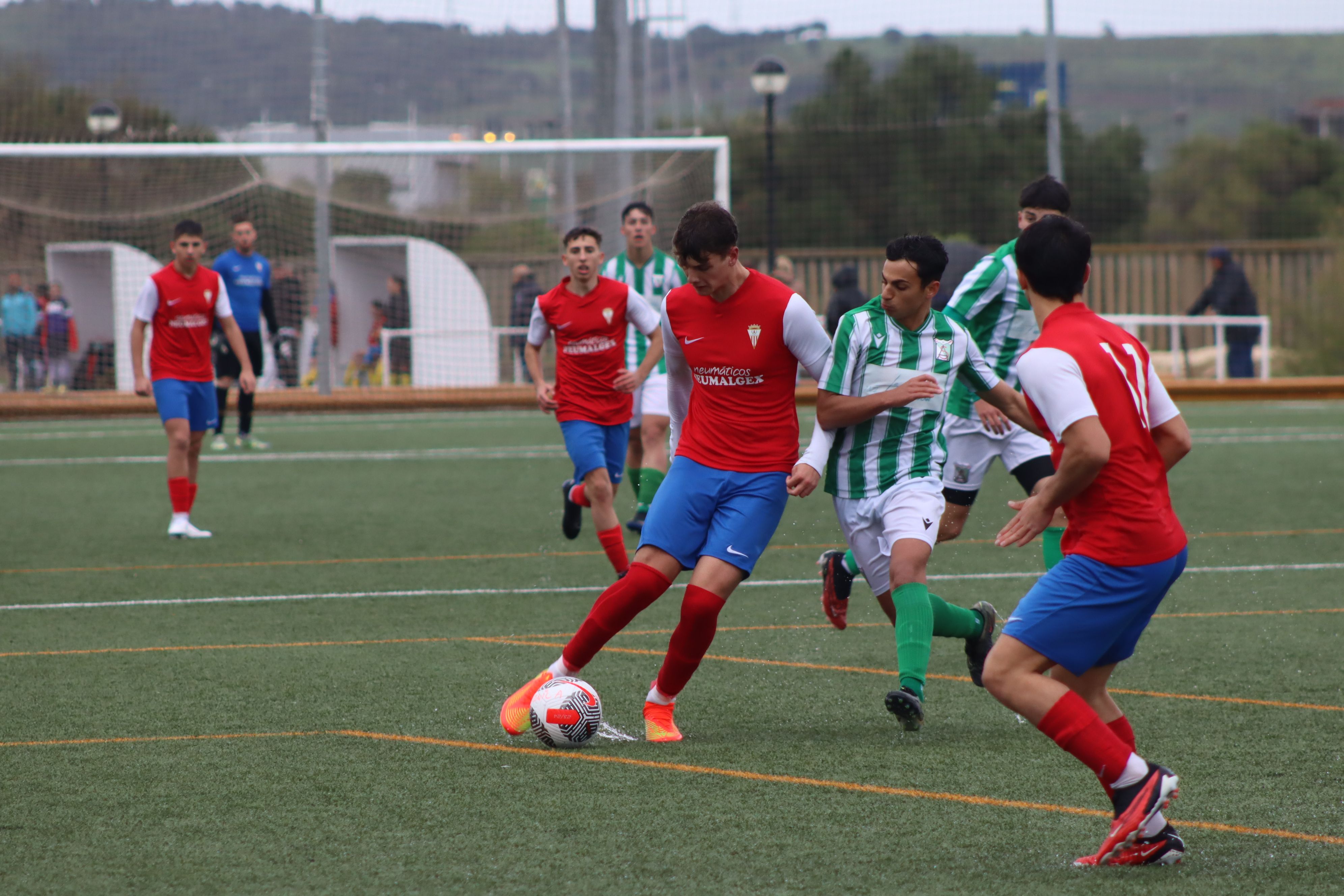El juvenil del Algeciras CF sabe sufrir para enlazar su tercera victoria consecutiva (2-1)