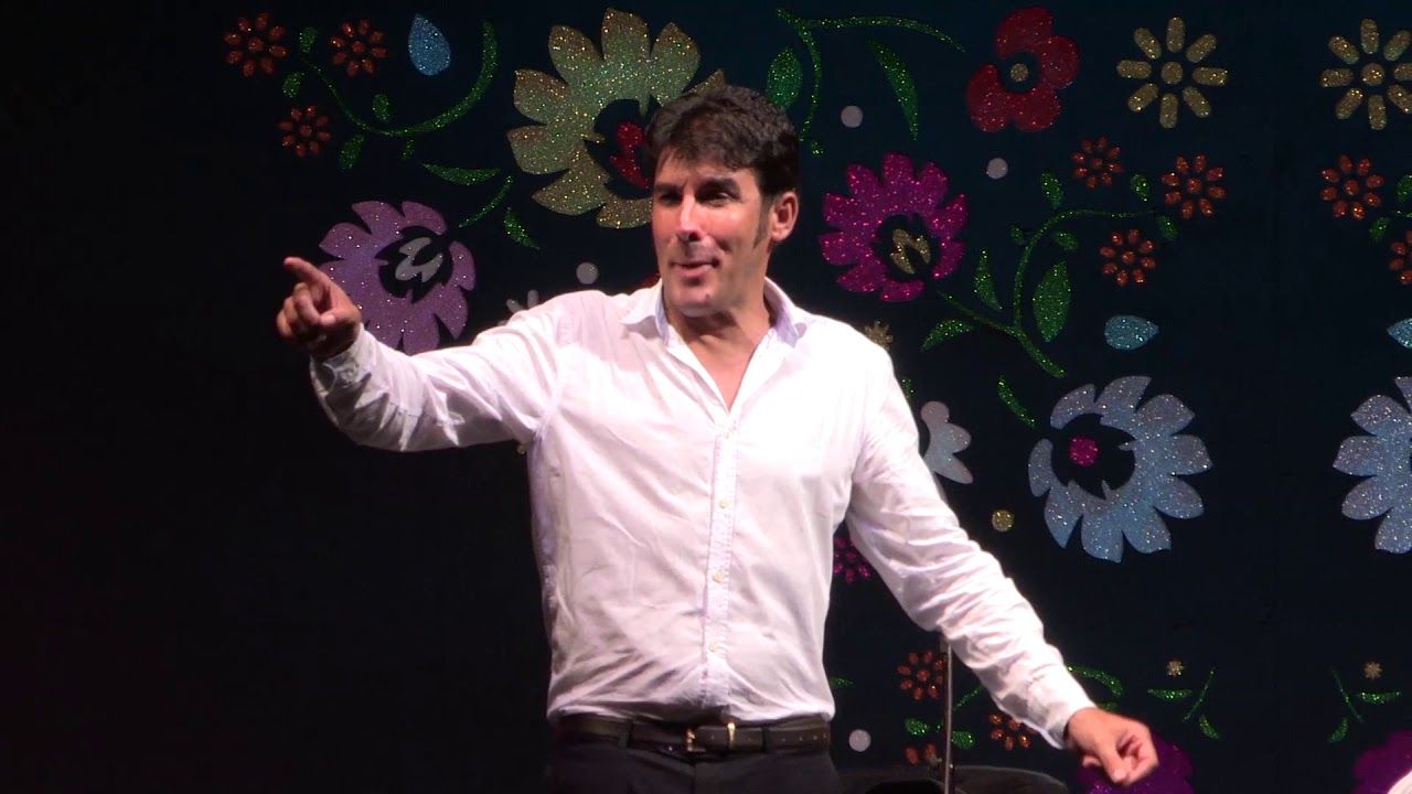 El cantaor Alberto 'El Almendro' actúa este sábado en la Peña 'Fosforito'.