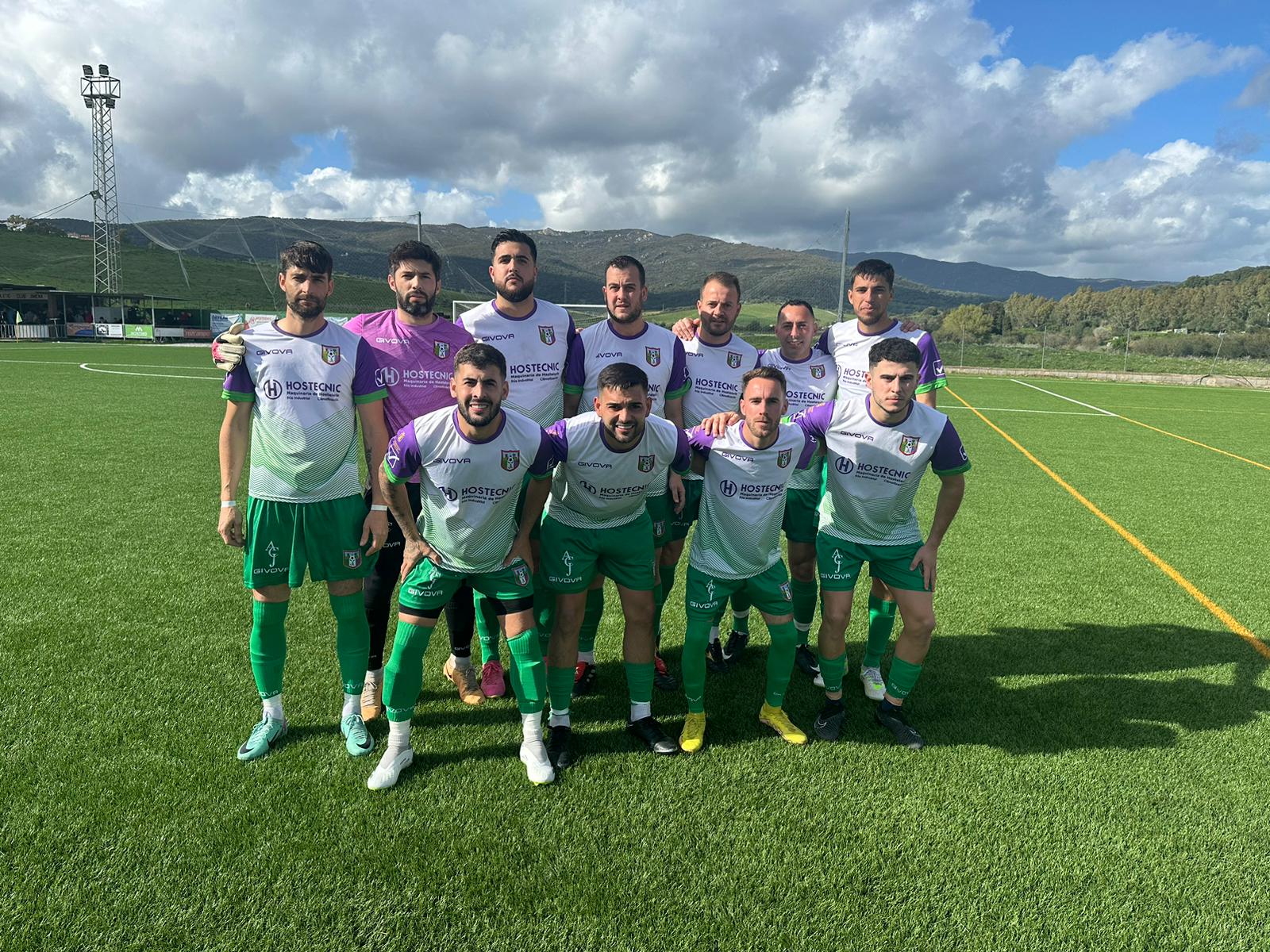 El Athletic Jimena gana (2-1) al CD Benalup y aún sueña con el 'play-off' de ascenso