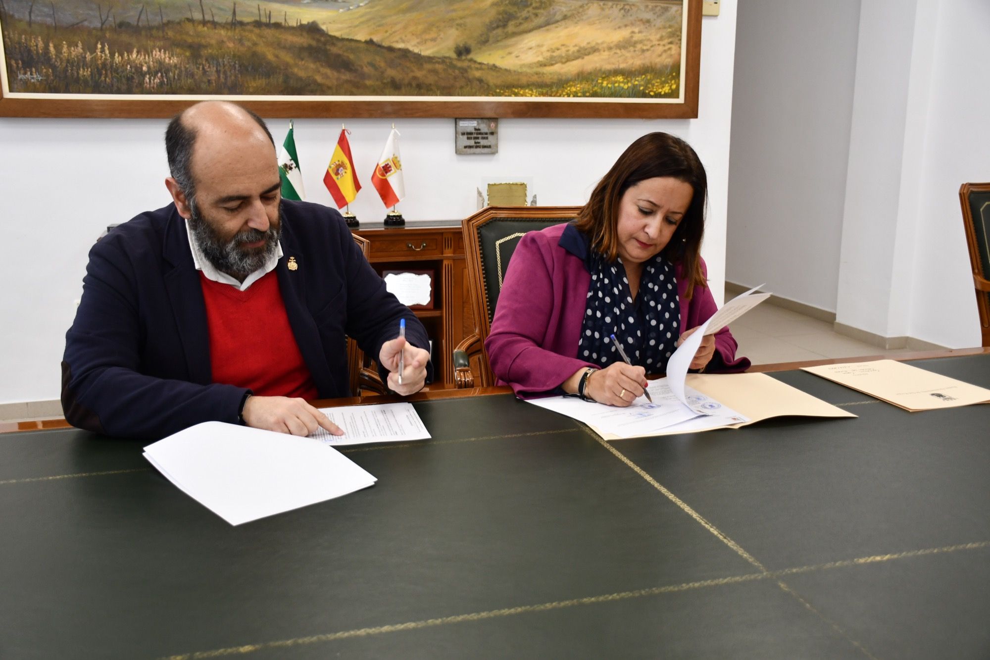 San Roque suscribe diez convenios de colaboración con entidades religiosas.