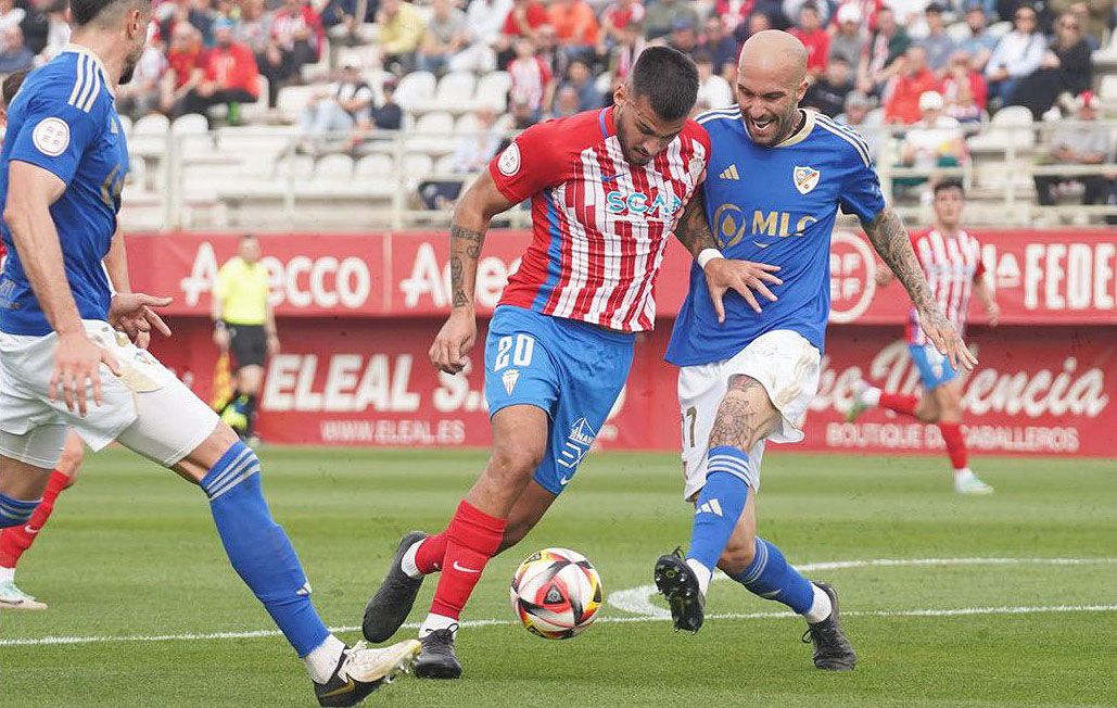 David Martín, en el minuto 96, mantiene viva la ilusión del Algeciras CF (2-1)