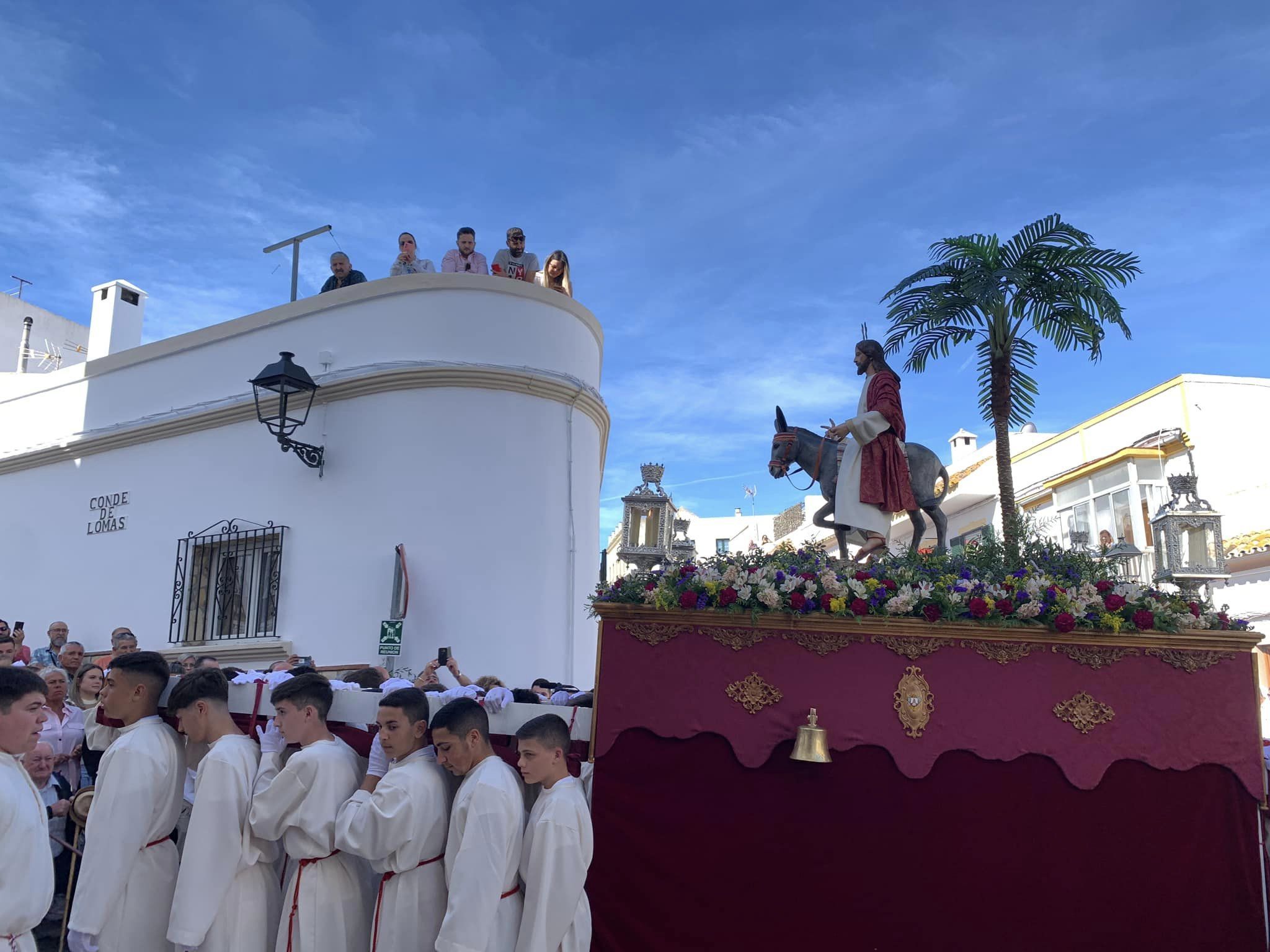 Imagen de la procesión Palmas y Olivos en San Roque Casco el pasado año, 2023. Cielos nubosos y pocas lluvias, así es la última predicción de cara a la Semana Santa 2024