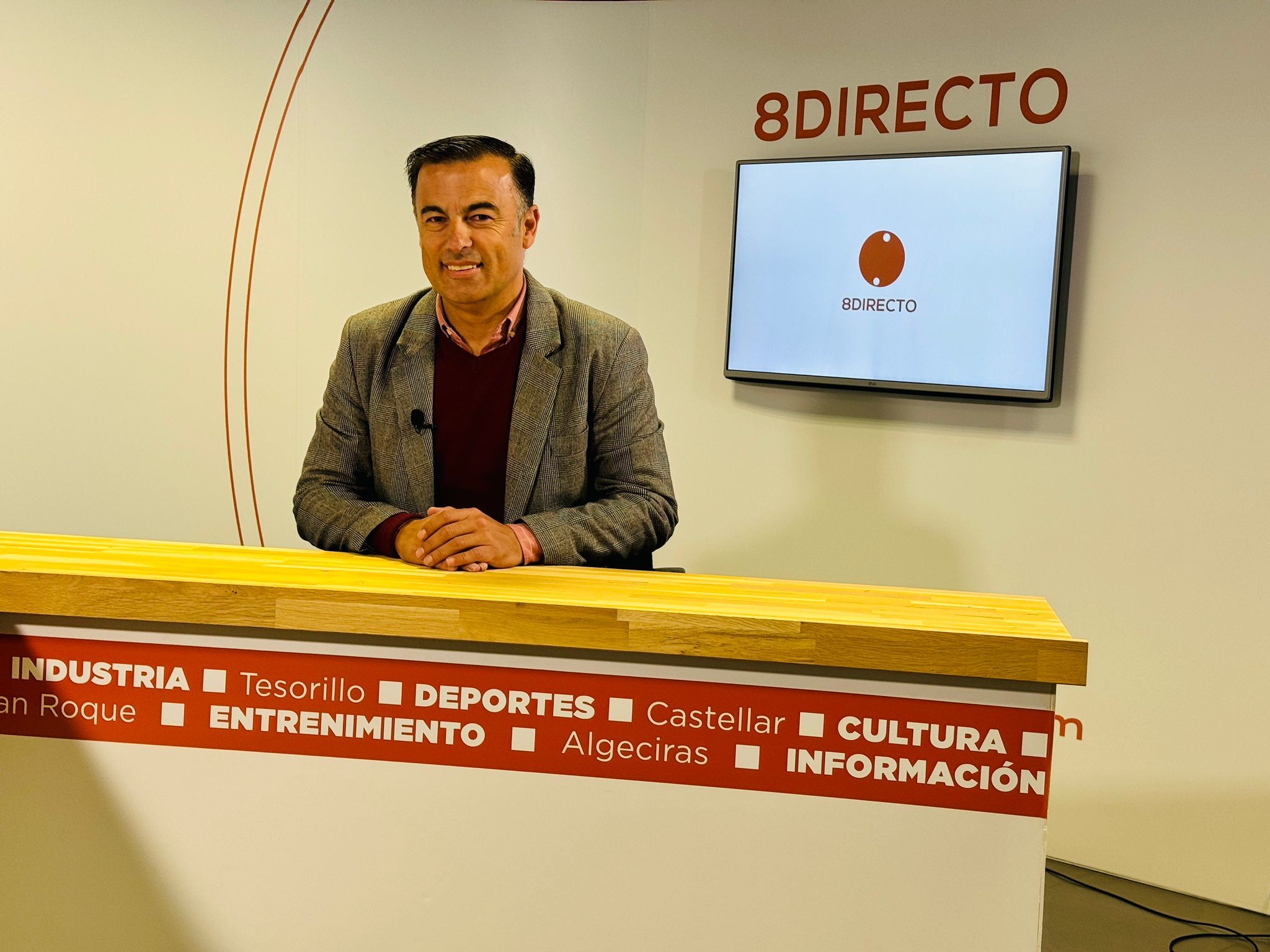 David Gil, en una entrevista en el plató de 8Directo.
