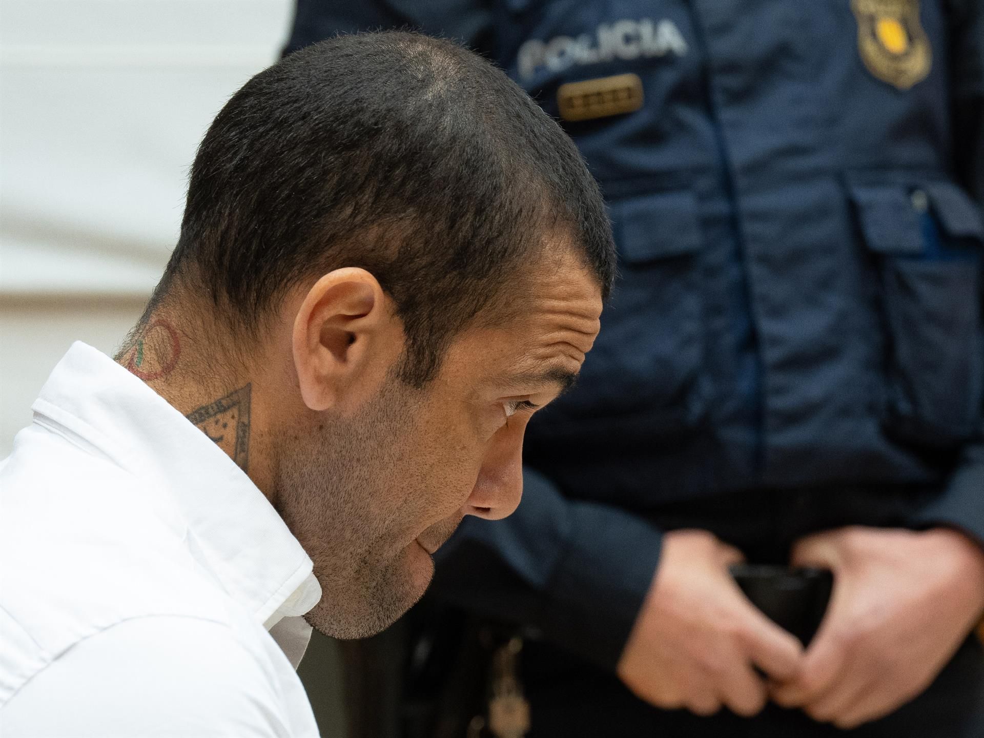 Dani Alves podrá salir de prisión si paga una fianza de un millón de euros. Foto: Europa Press.
