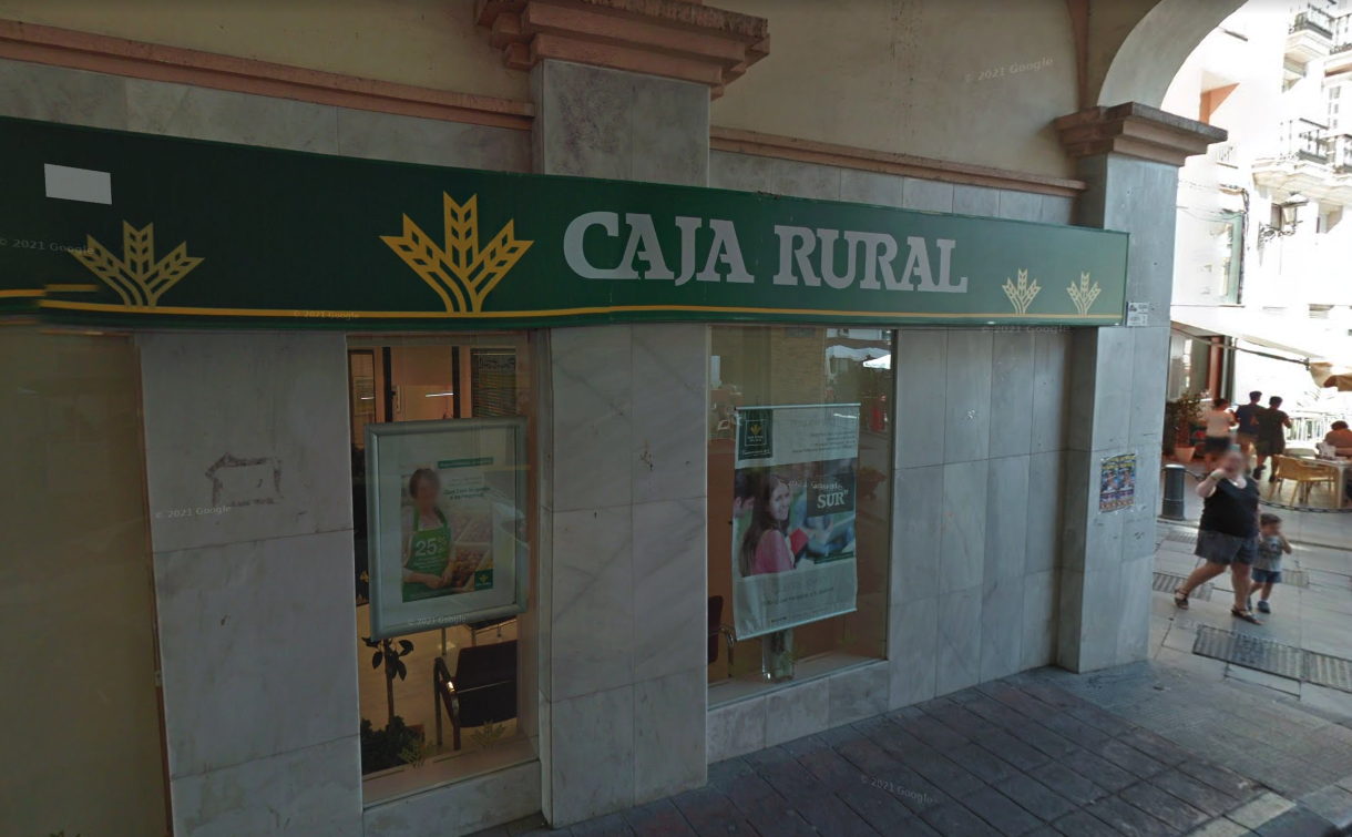 Caja Rural en la Plaza de la Iglesia.