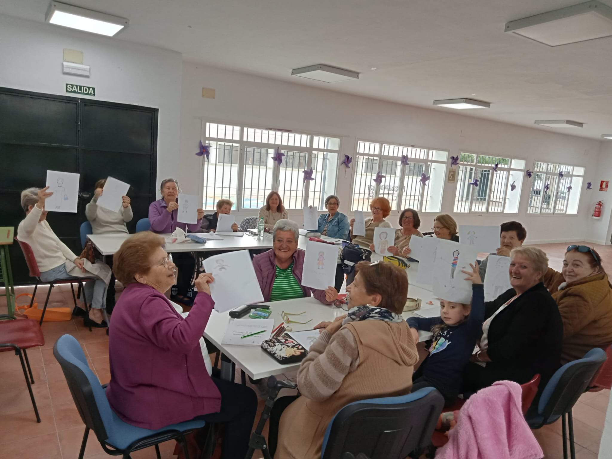 Risoterapia para las personas mayores de los talleres de memoria. 