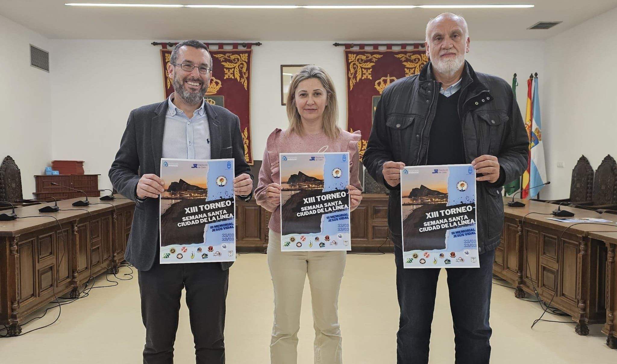 El XIII Torneo 'III Memorial Jesús Vidal' reúne a 450 jugadores de baloncesto andaluces.