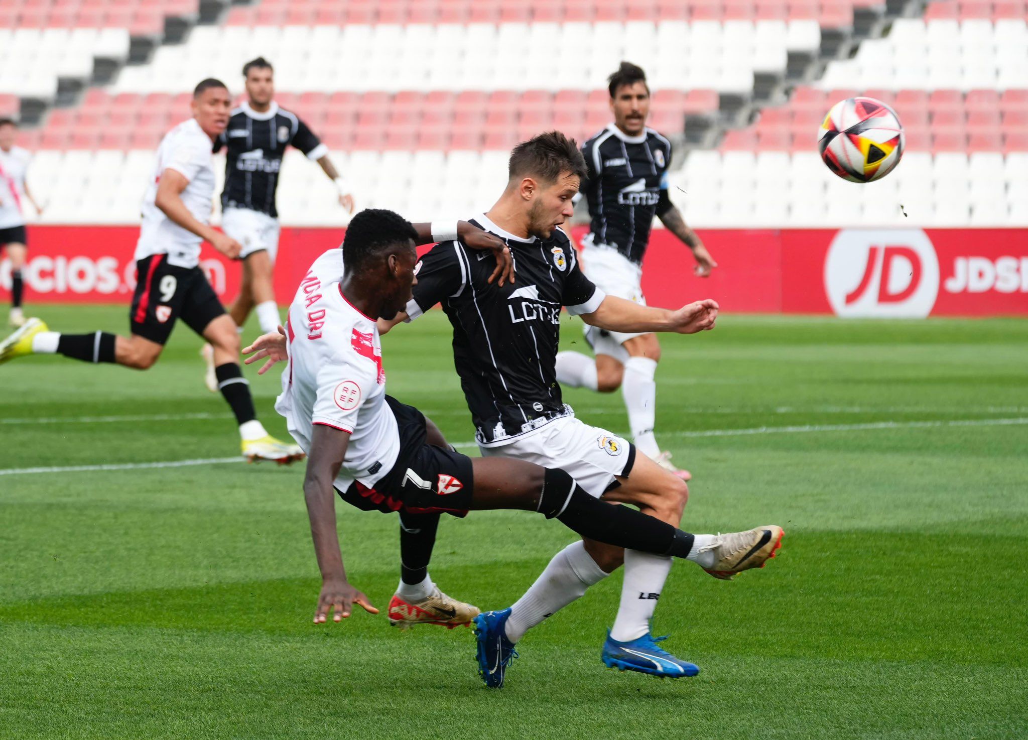 La RB Linense y su 'via crucis' con los córners (2-1)/Foto: @CANTERASFC