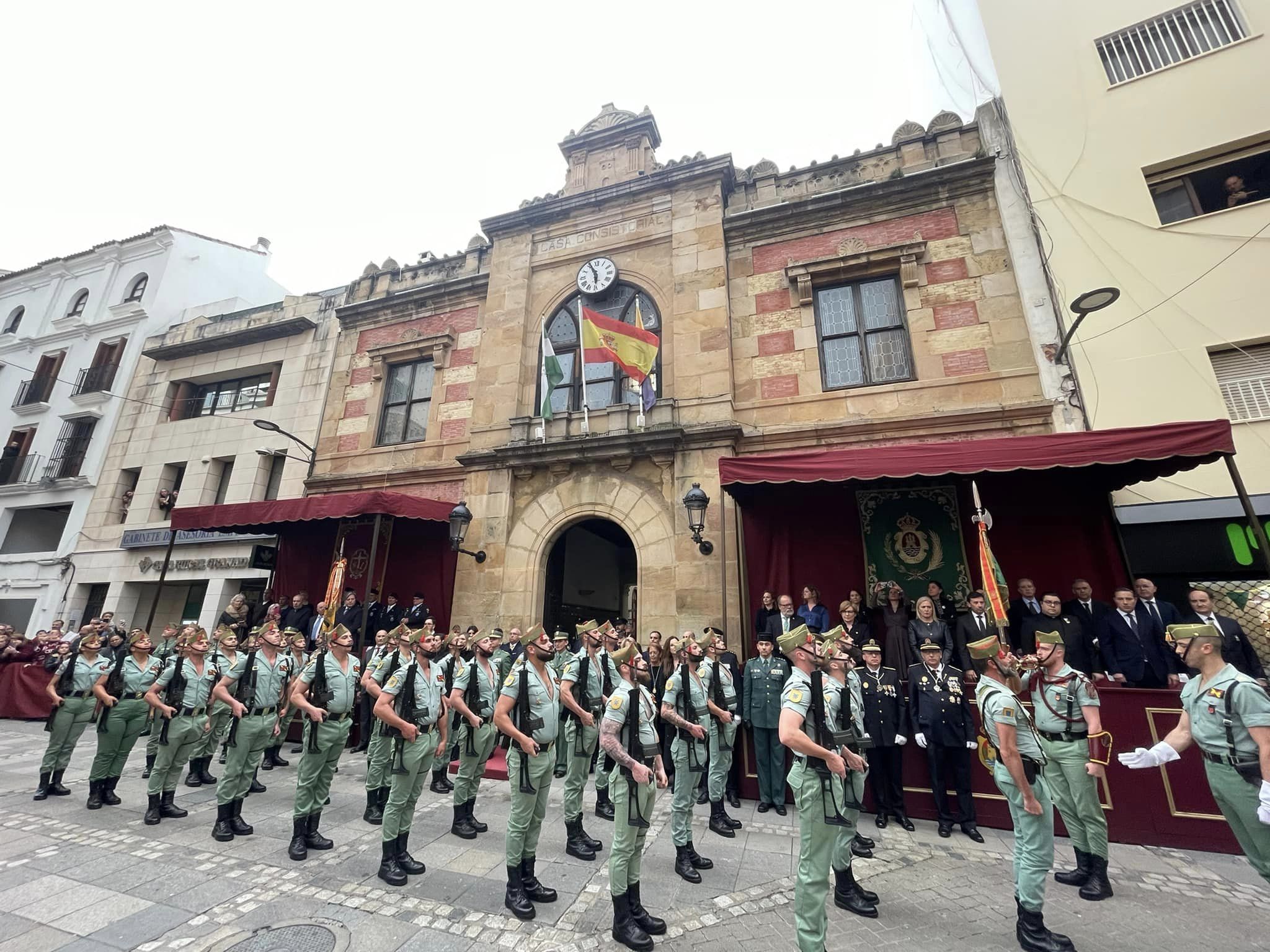 La Legión desfila en Algeciras en Lunes Santo.