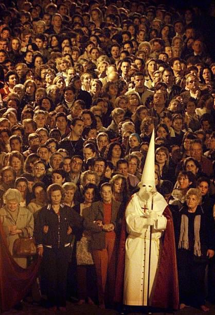 Multitudinaria procesión del Medinaceli. Foto cedida por la Cofradía. 