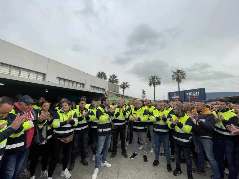 Archivo: Una asamblea entre el comité de huelga y trabajadores de Acerinox. Foto: Sofía Furse.