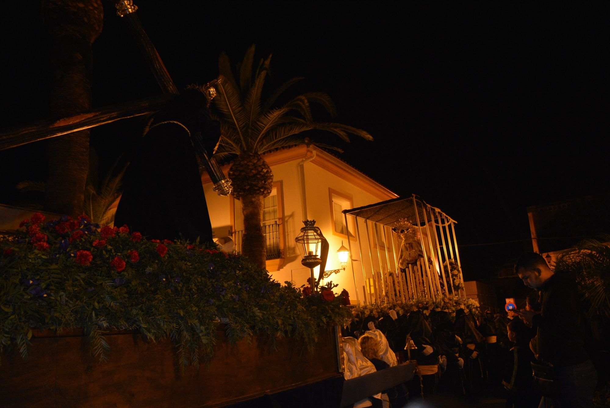 Santo Encuentro del Nazareno y la Virgen de los Dolores en la Plaza de San Bernardo