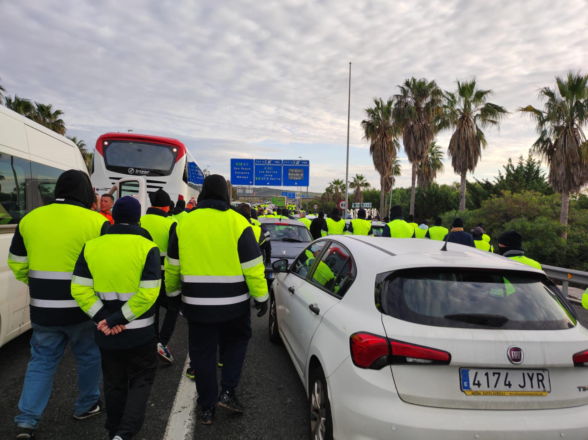 Manifestantes de Acerinox, en la mañana del 2 de abril. 